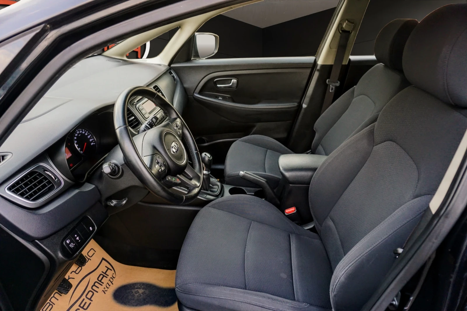Kia Carens 1.7 CRDI COOL, снимка 8 - Автомобили и джипове - 34702160