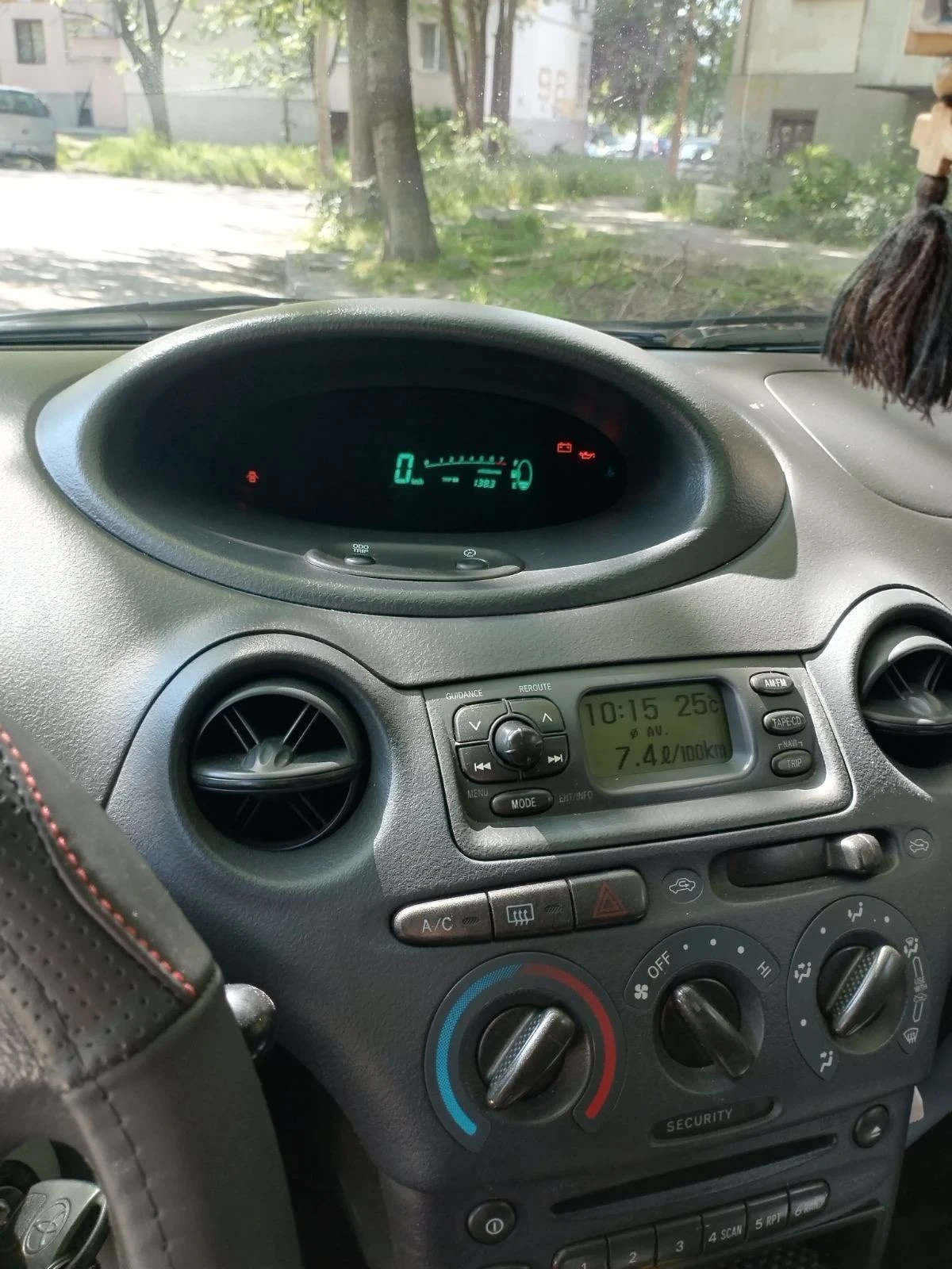 Toyota Yaris  - изображение 5