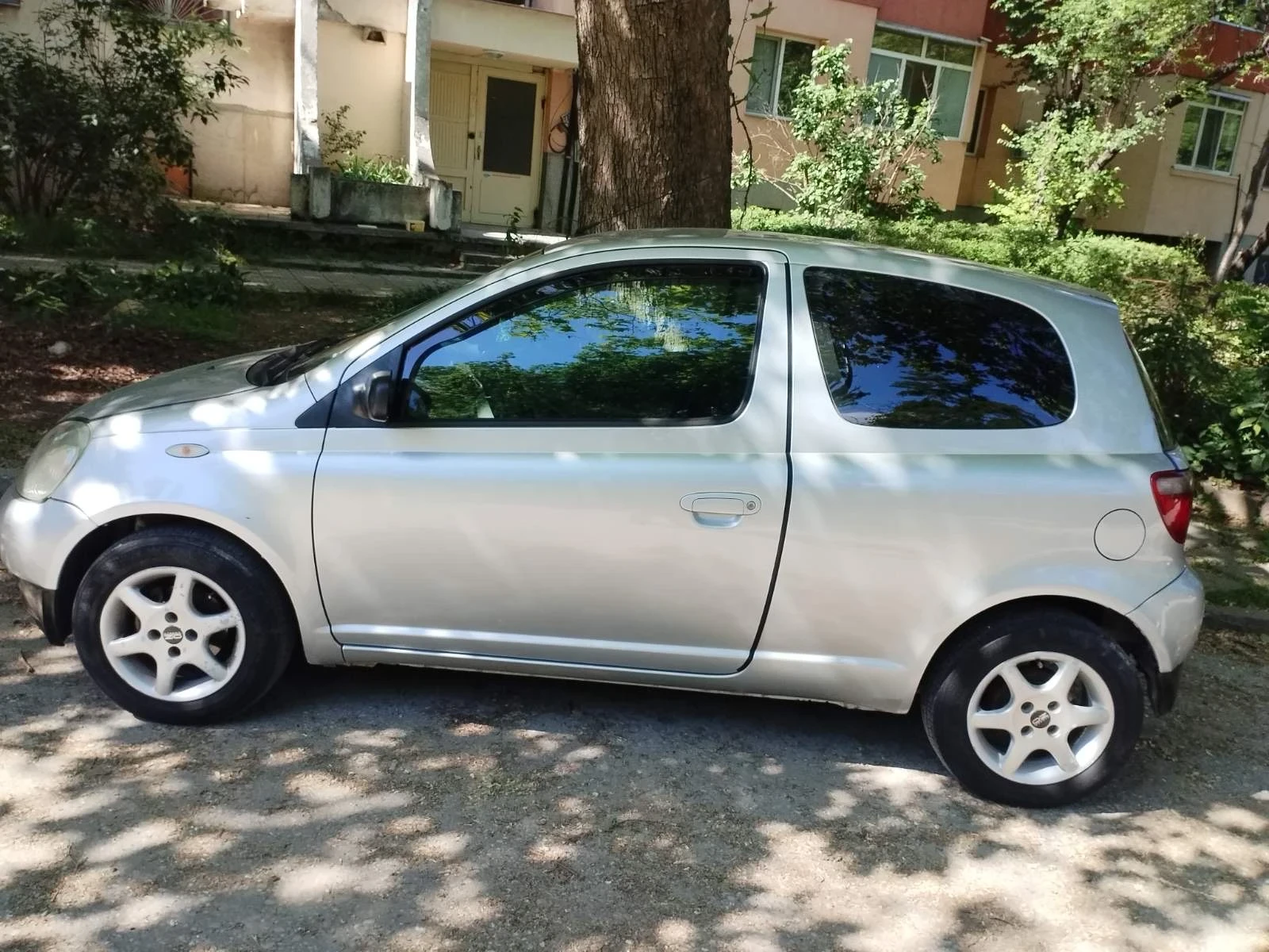 Toyota Yaris  - изображение 2
