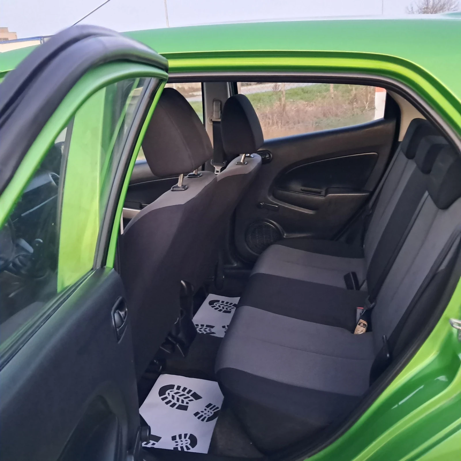 Mazda 2 1.3i | Mobile.bg   8