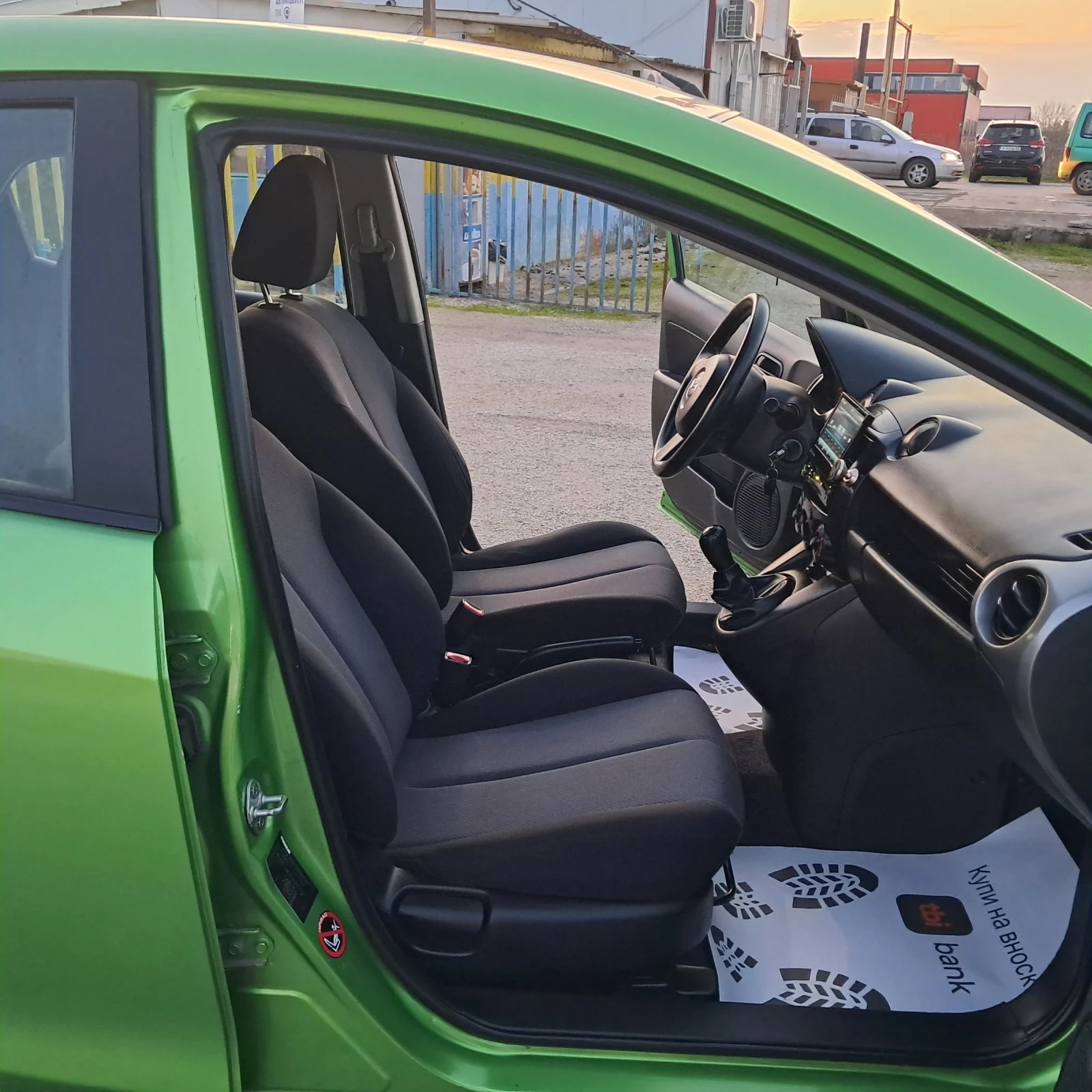 Mazda 2 1.3i | Mobile.bg   11