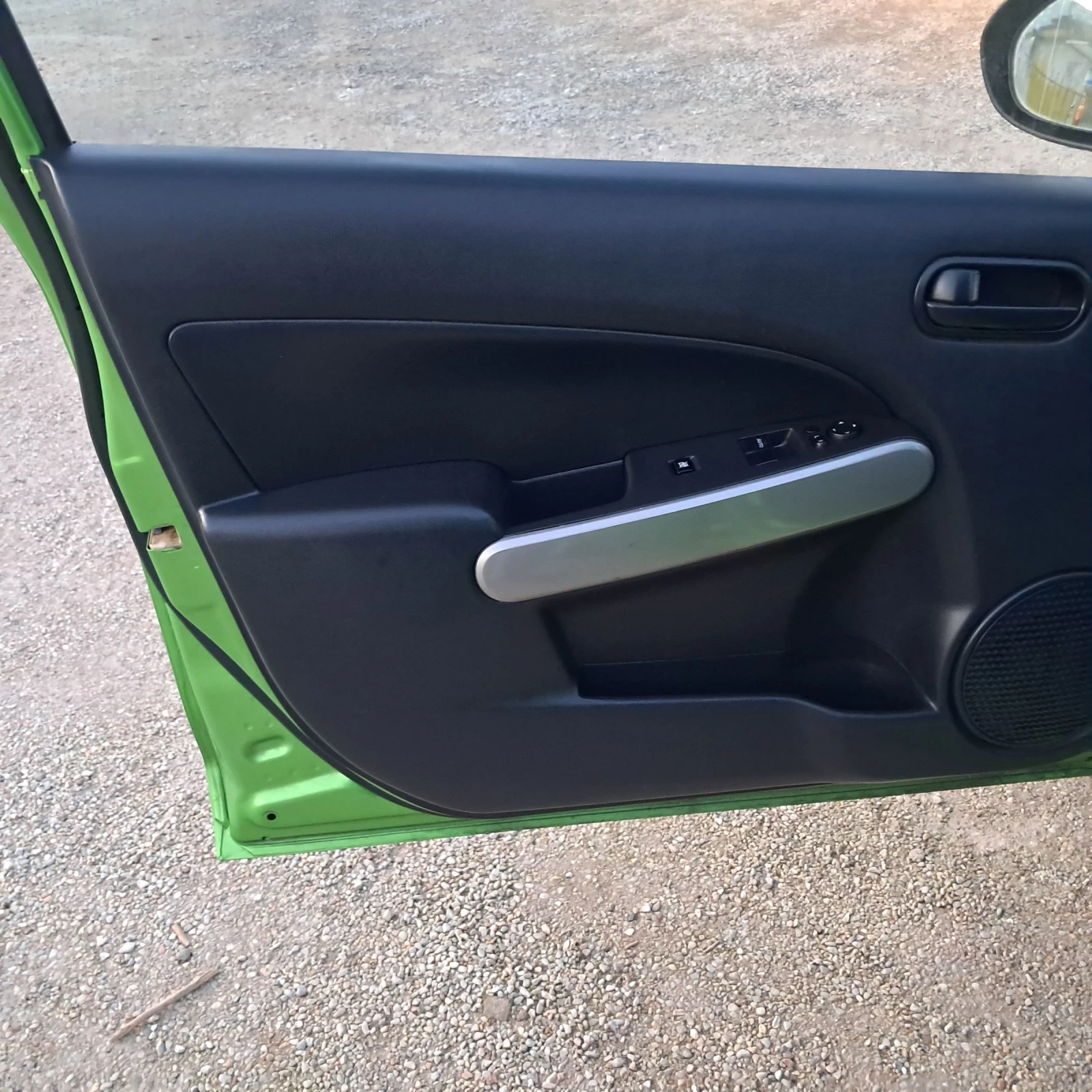 Mazda 2 1.3i | Mobile.bg   6