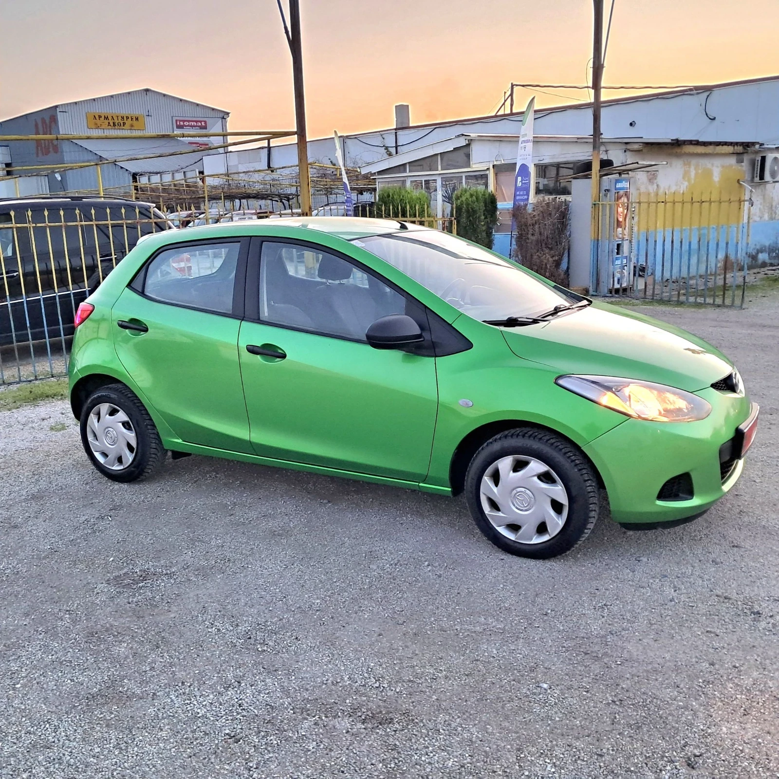 Mazda 2 1.3i | Mobile.bg   5