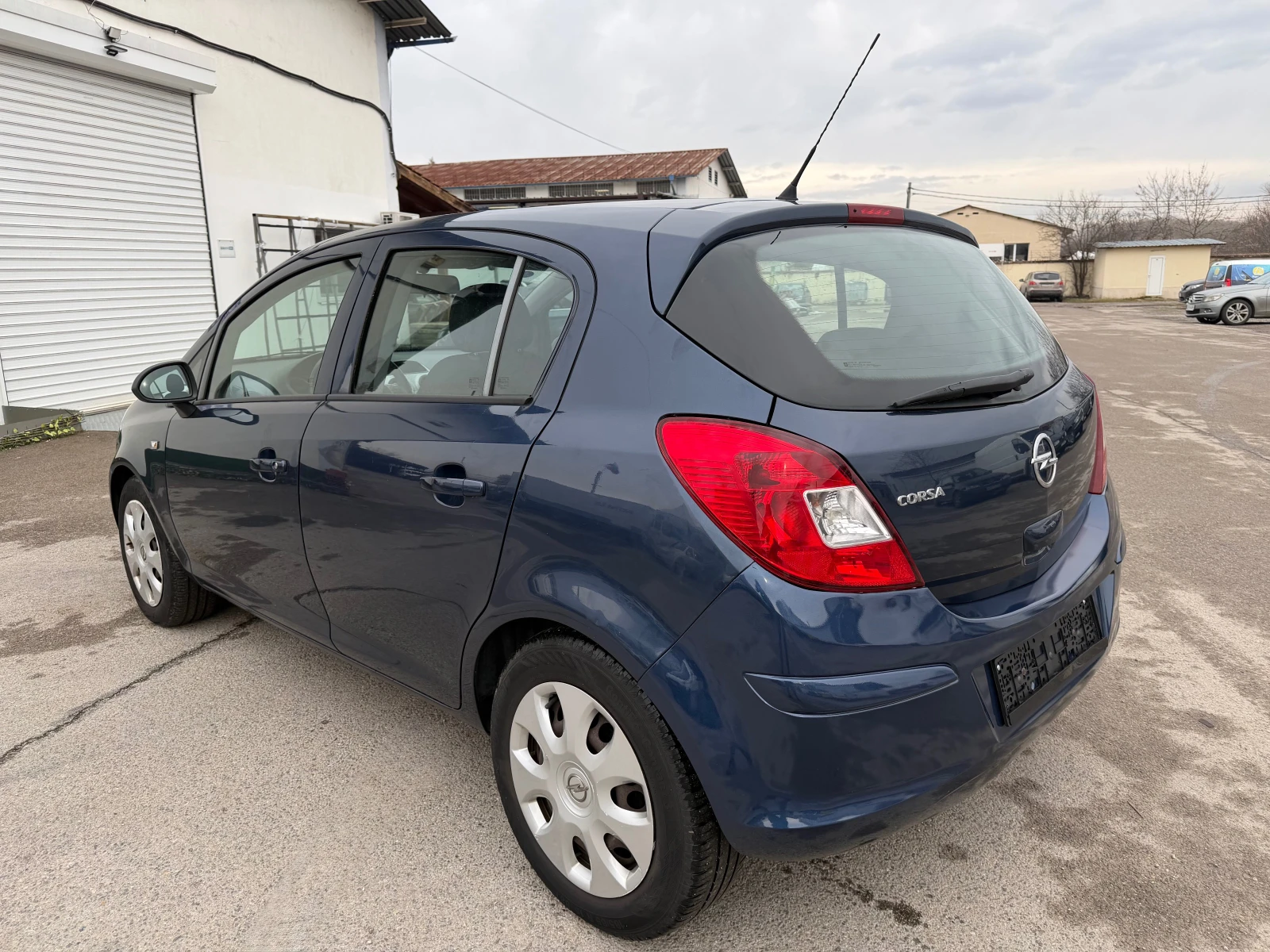 Opel Corsa 1.2i БЕНЗИН EURO5 - изображение 4
