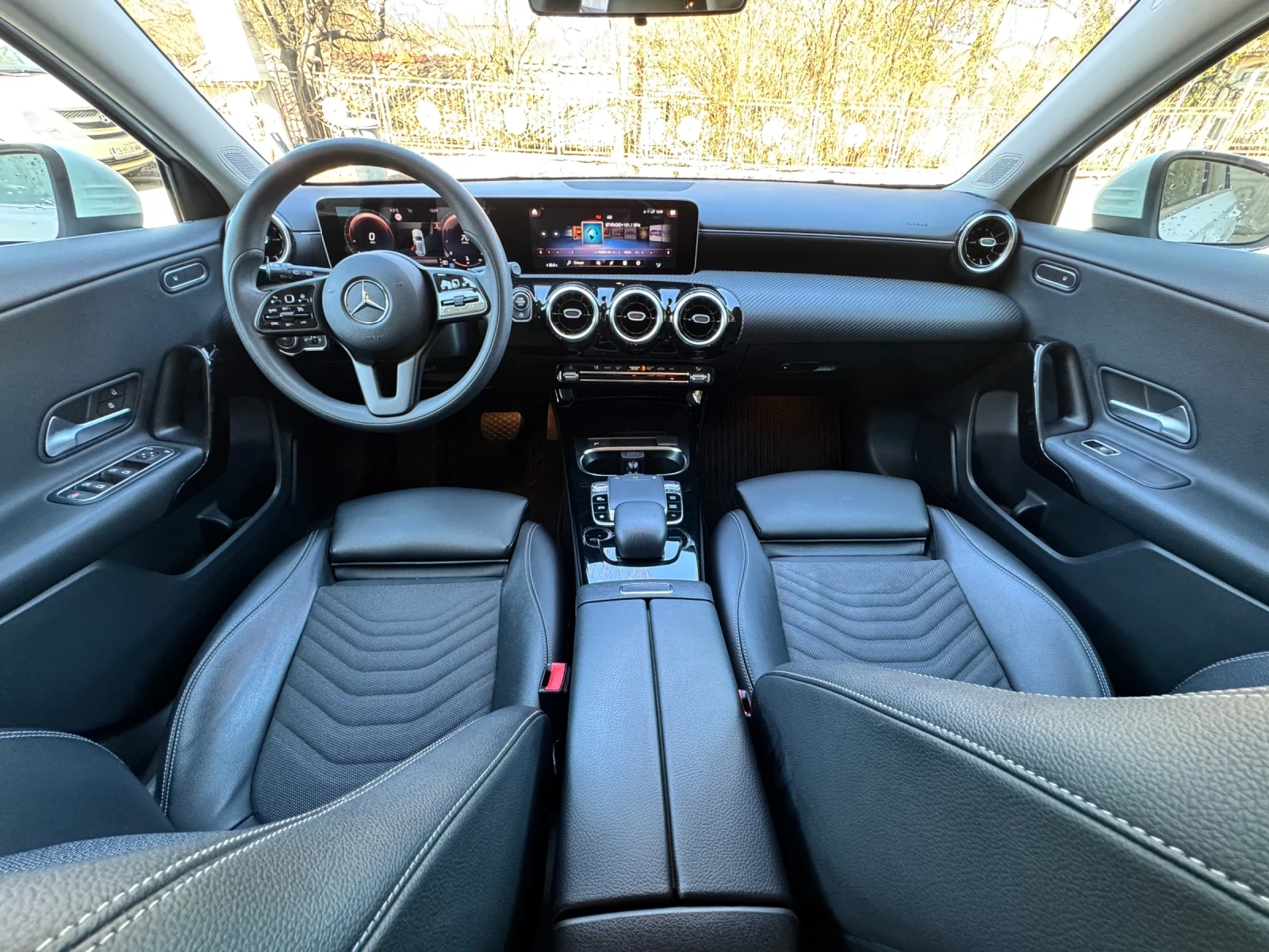 Mercedes-Benz A 220 4-Matic Digital, снимка 17 - Автомобили и джипове - 53835839