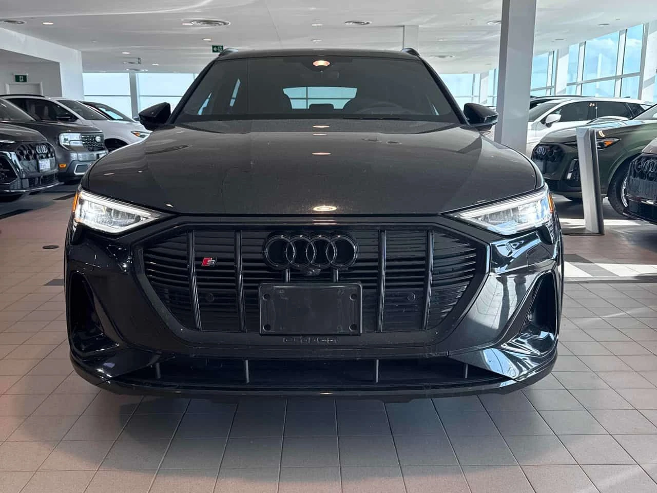 Audi E-Tron * S * ПРЕДСТАВИТЕЛСТВО * 360 * ПОДГРЕВ * ПАМЕТ, снимка 6 - Автомобили и джипове - 54480291