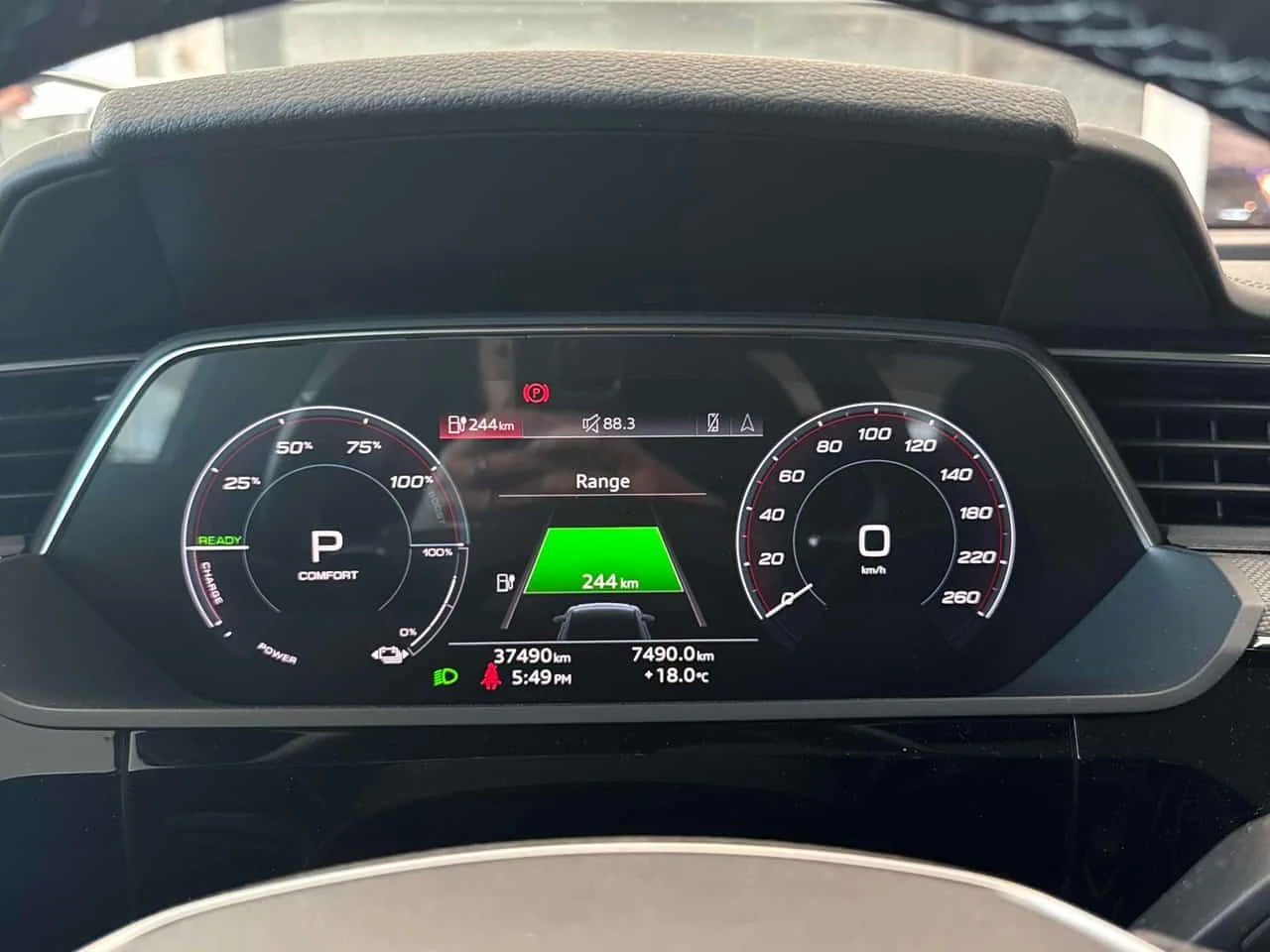 Audi E-Tron * S * ПРЕДСТАВИТЕЛСТВО * 360 * ПОДГРЕВ * ПАМЕТ, снимка 8 - Автомобили и джипове - 54480291