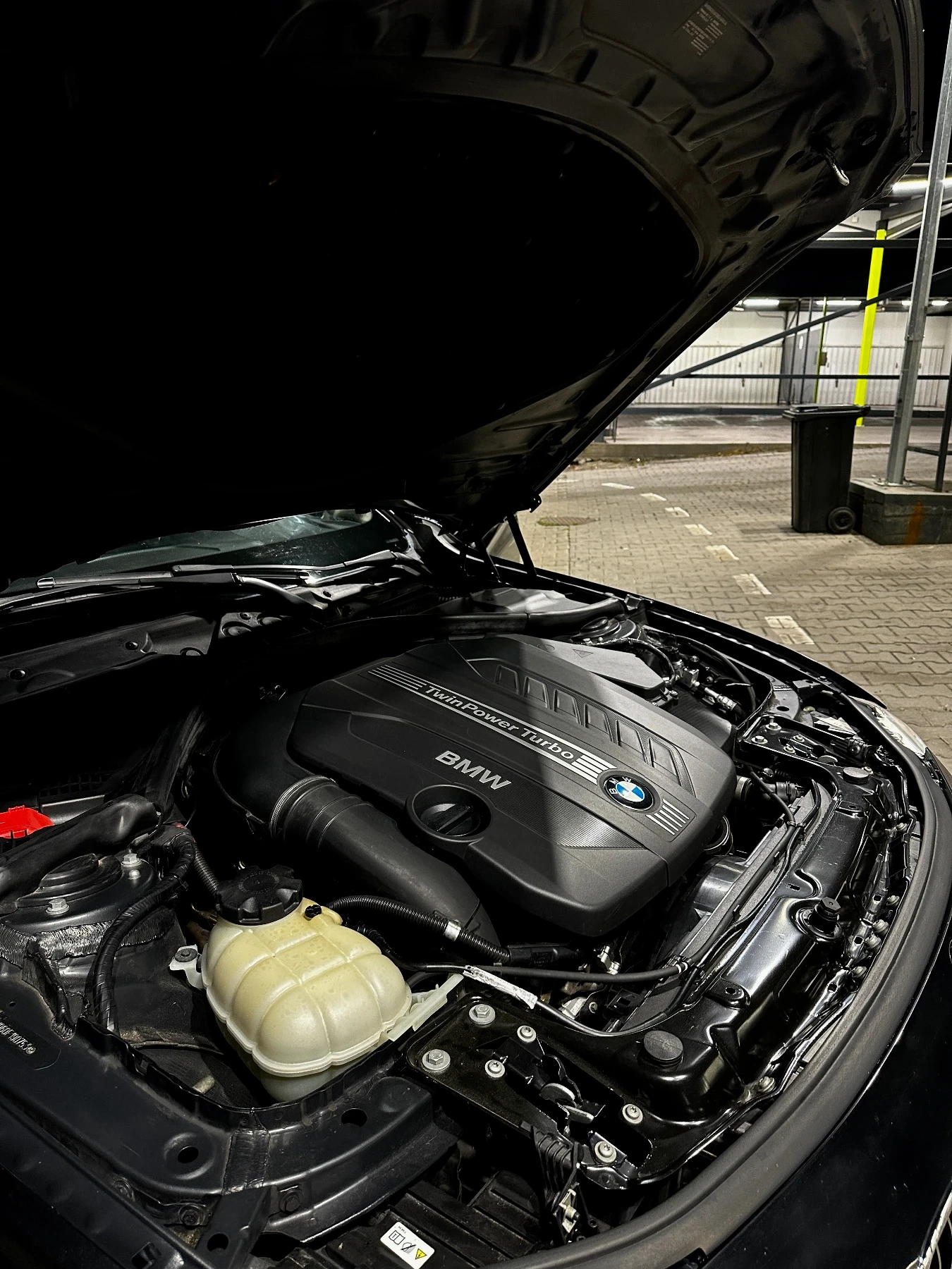 BMW 330 Рециклиран Двигател., снимка 3 - Автомобили и джипове - 54841177