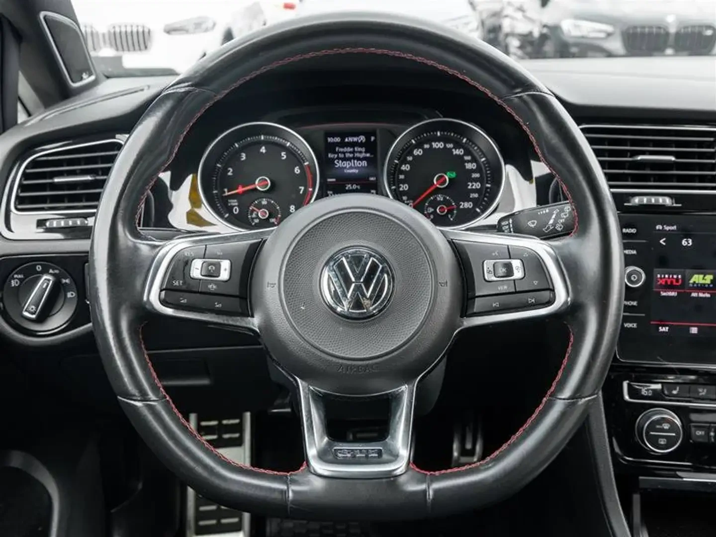 VW Golf GTI* DISTRONIC* DSG, снимка 10 - Автомобили и джипове - 54978849