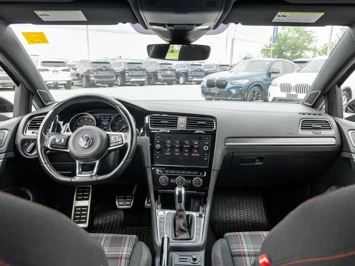 VW Golf GTI* DISTRONIC* DSG, снимка 9 - Автомобили и джипове - 54978849