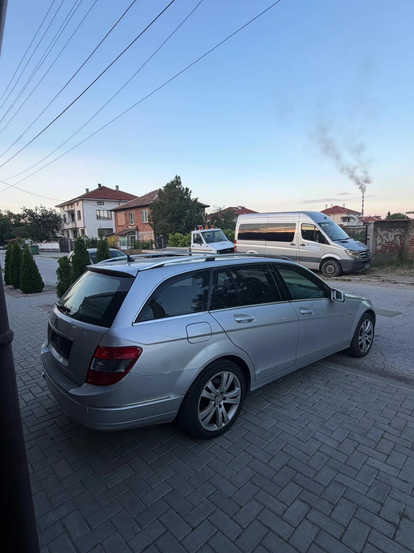 Mercedes-Benz C 220, снимка 3 - Автомобили и джипове - 54990751