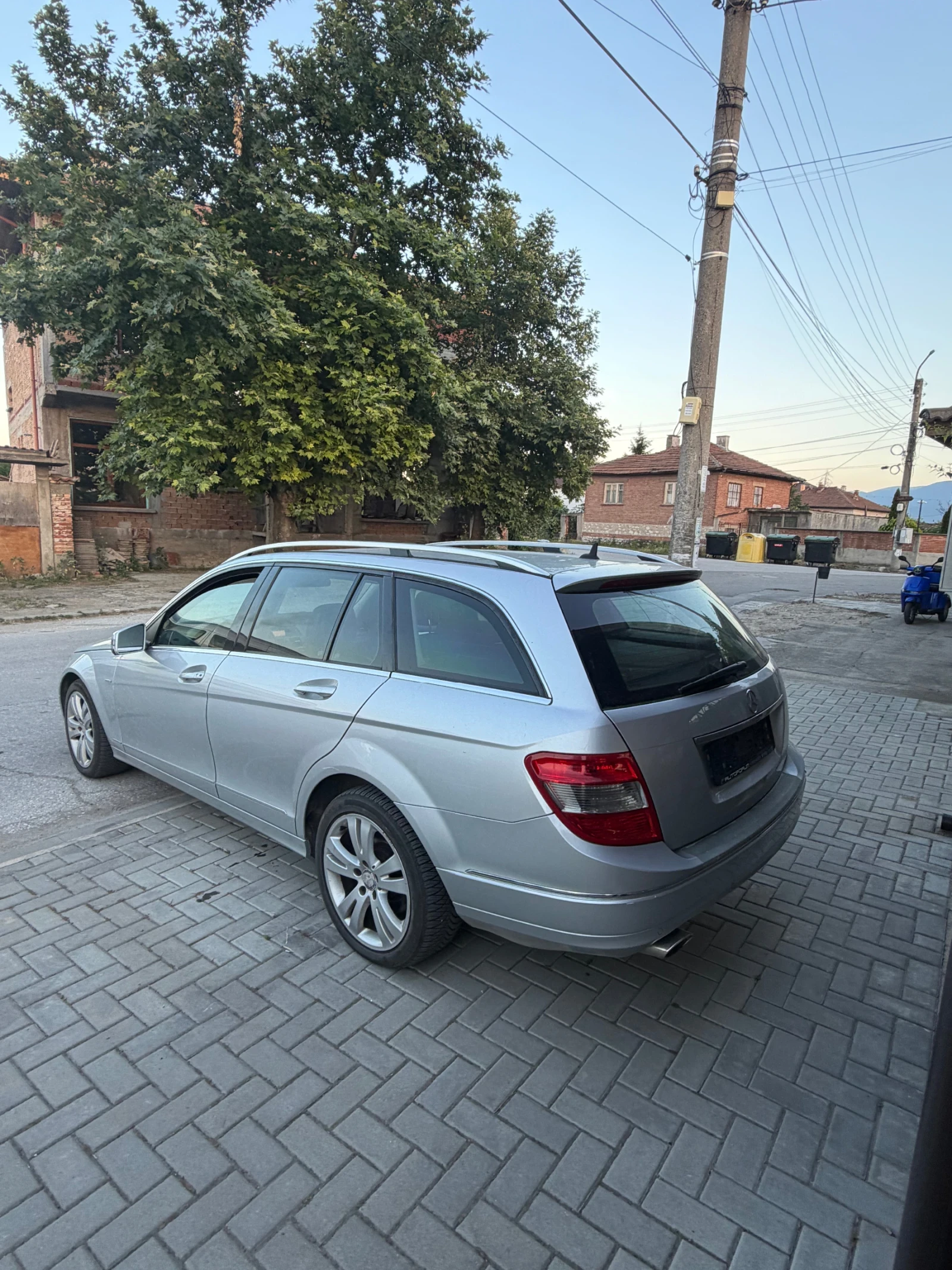 Mercedes-Benz C 220, снимка 4 - Автомобили и джипове - 54990751