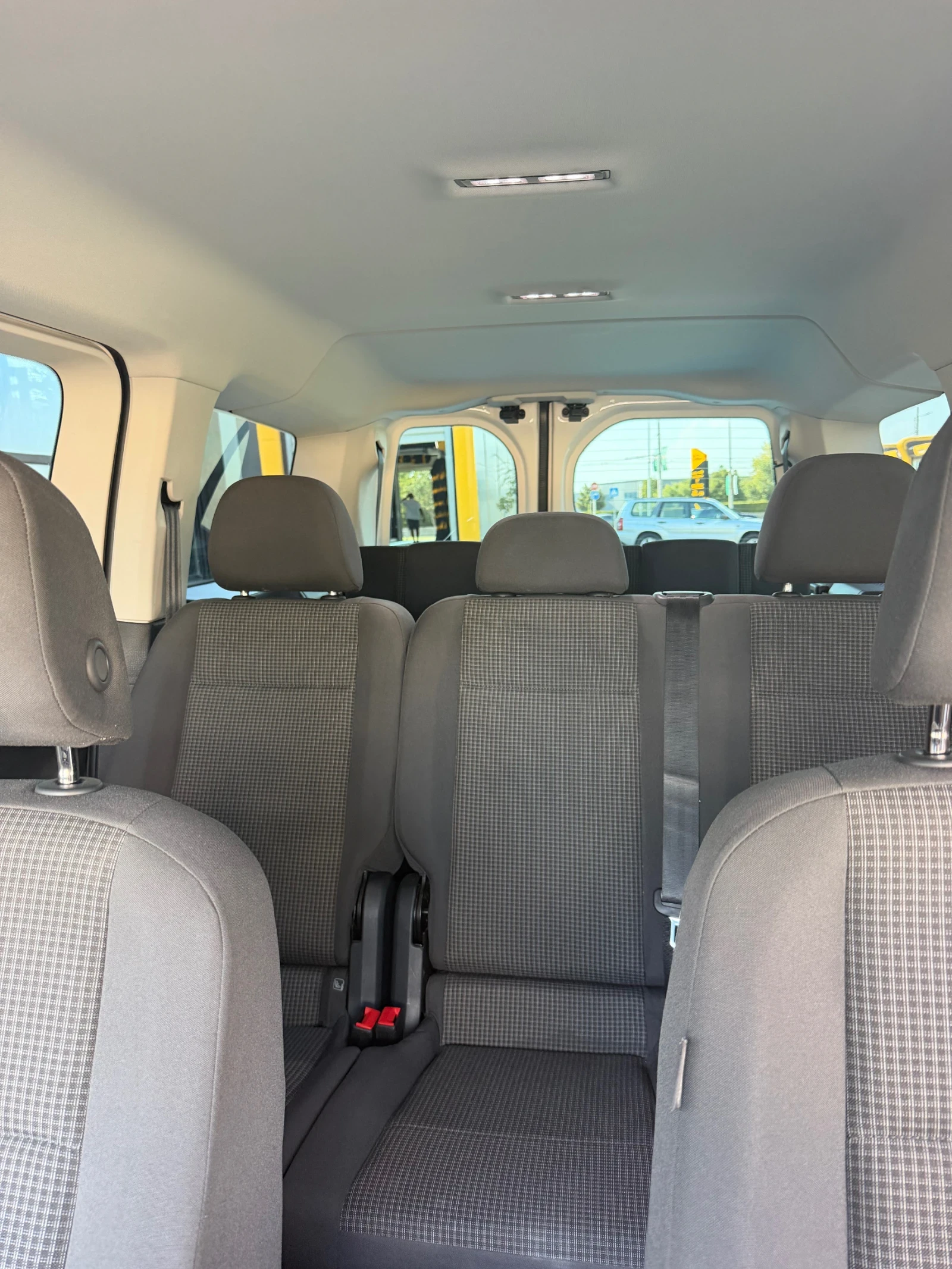 VW Caddy MAXI TDI 7 места, снимка 15 - Автомобили и джипове - 55598010