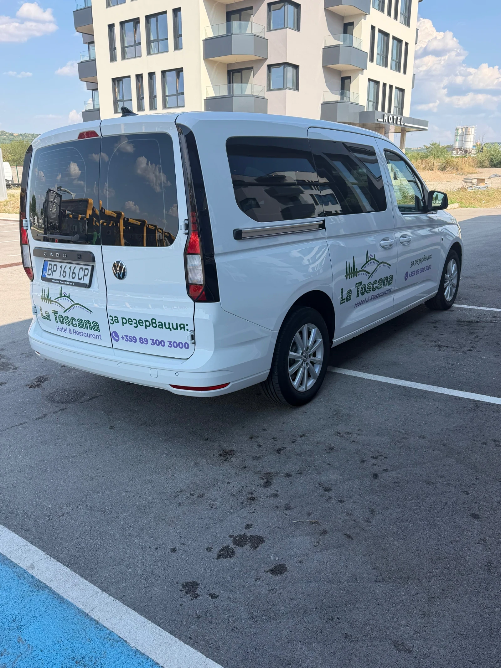 VW Caddy MAXI TDI 7 места, снимка 4 - Автомобили и джипове - 55598010