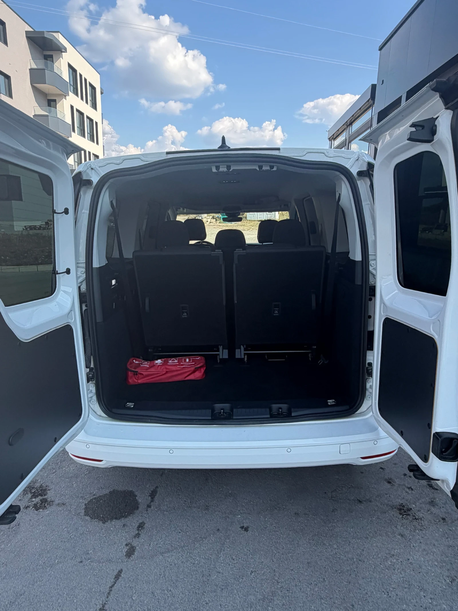 VW Caddy MAXI TDI 7 места, снимка 17 - Автомобили и джипове - 55598010