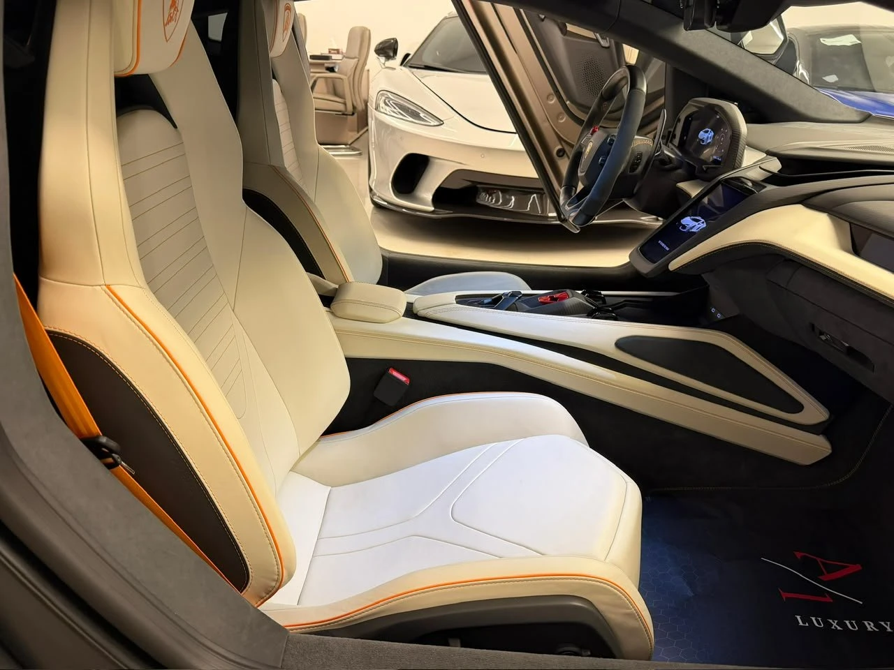 Lamborghini Revuelto 6.5 V12 HPEV / CERAMIC / CARBON, снимка 13 - Автомобили и джипове - 55642919