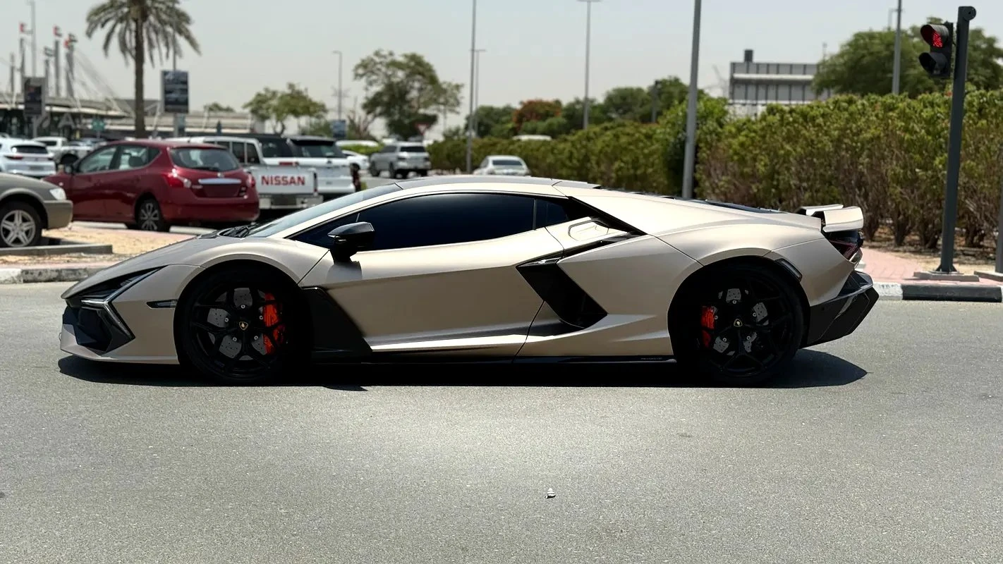 Lamborghini Revuelto 6.5 V12 HPEV / CERAMIC / CARBON, снимка 5 - Автомобили и джипове - 55642919