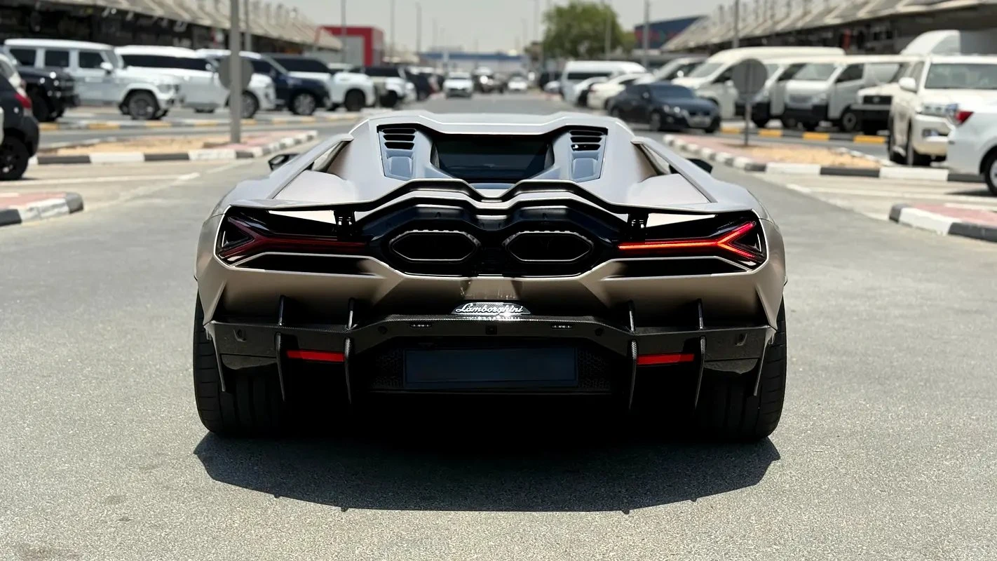 Lamborghini Revuelto 6.5 V12 HPEV / CERAMIC / CARBON, снимка 4 - Автомобили и джипове - 55642919
