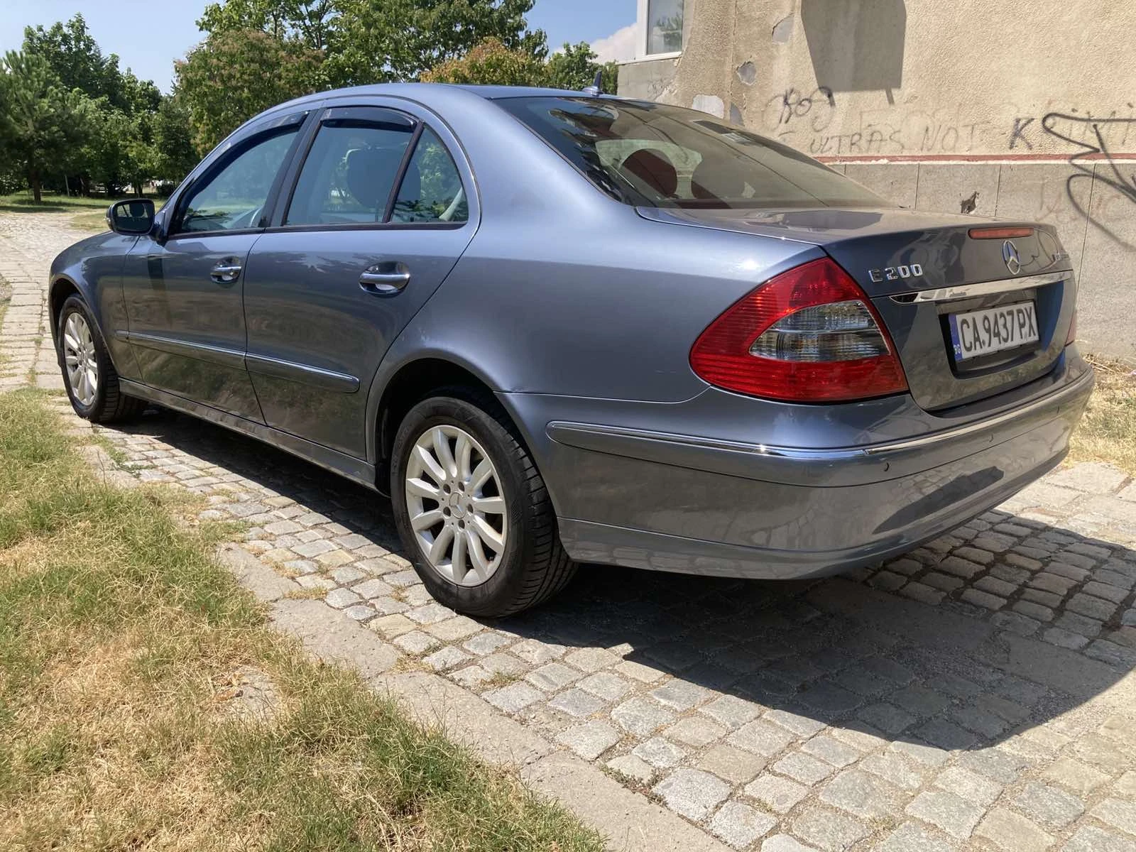 Mercedes-Benz E 200 Kompressor Фейслифт Автоматик, снимка 2 - Автомобили и джипове - 55687845