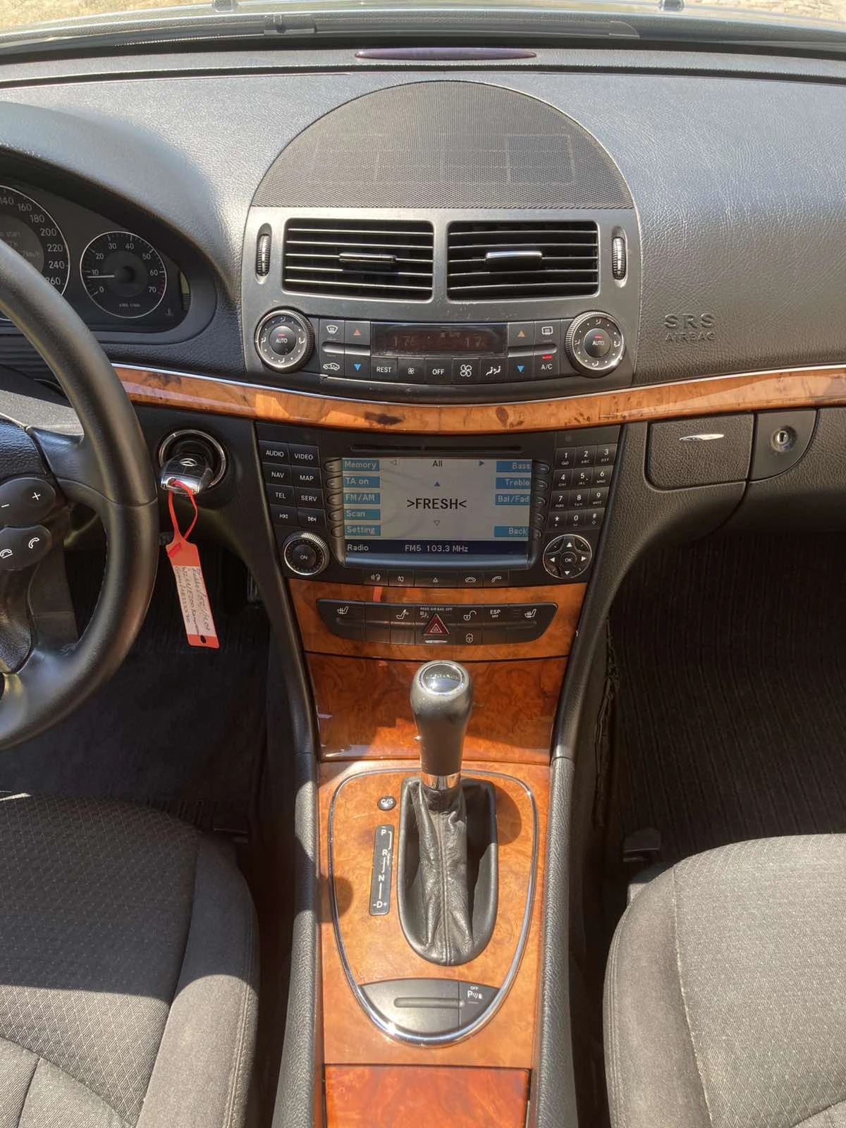 Mercedes-Benz E 200 Kompressor Фейслифт Автоматик, снимка 16 - Автомобили и джипове - 55687845