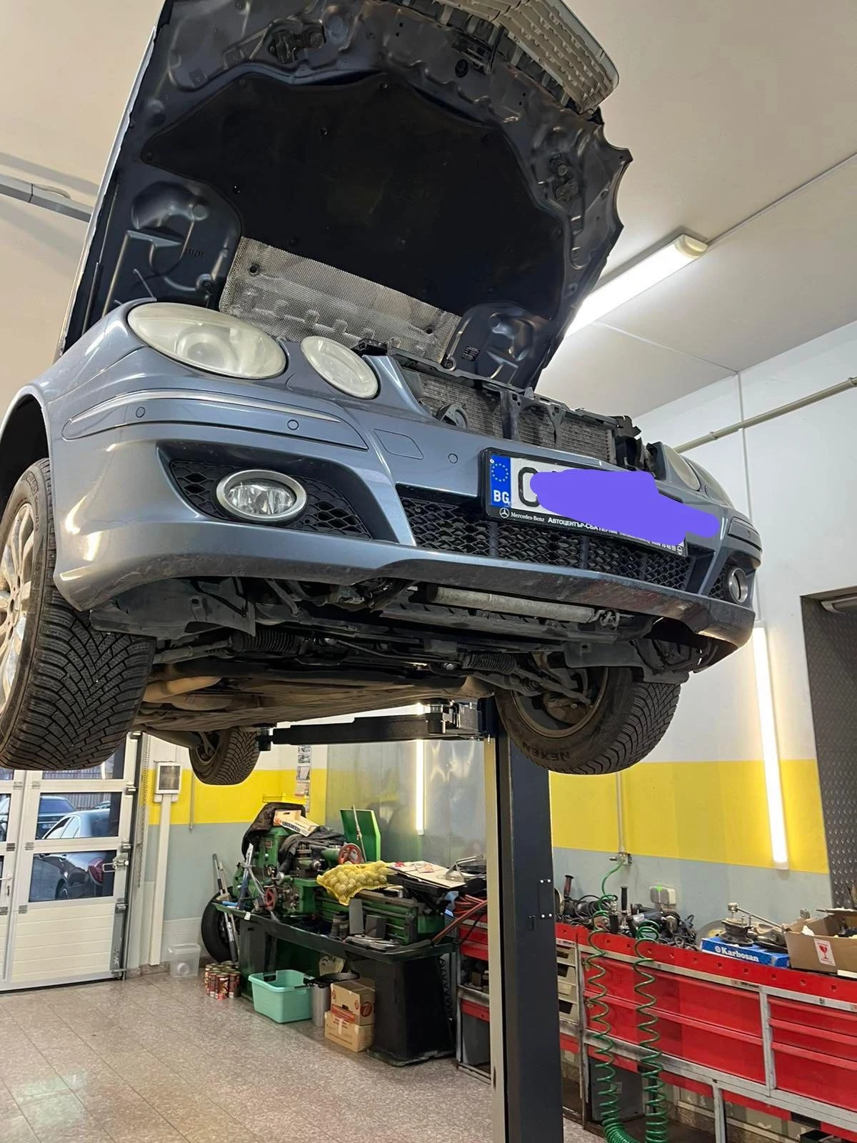 Mercedes-Benz E 200 Kompressor Фейслифт Автоматик, снимка 9 - Автомобили и джипове - 55687845