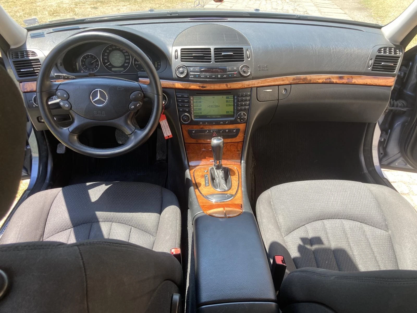 Mercedes-Benz E 200 Kompressor Фейслифт Автоматик, снимка 14 - Автомобили и джипове - 55687845