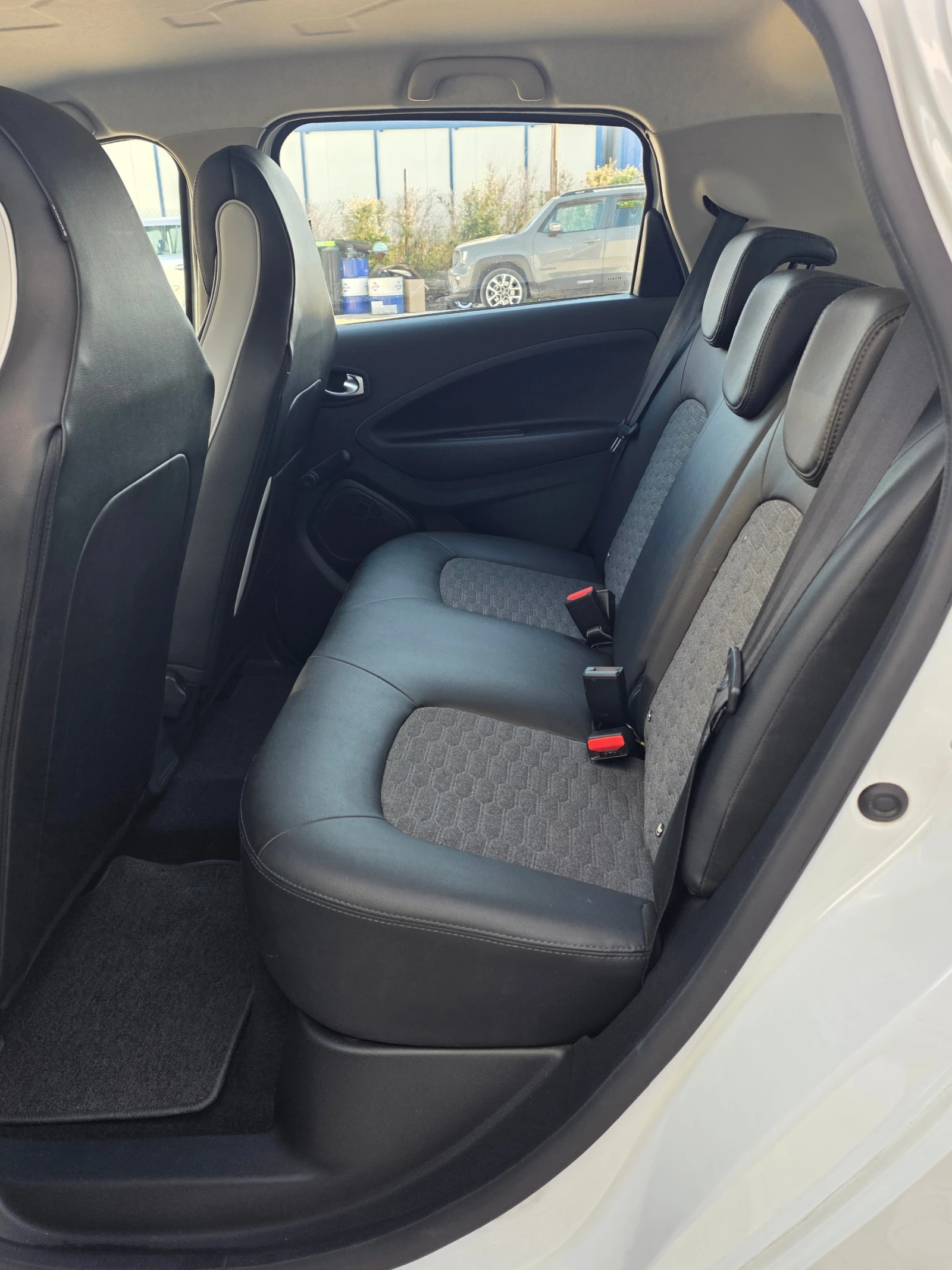 Renault Zoe R110 52 KwH Zen, снимка 10 - Автомобили и джипове - 55694627