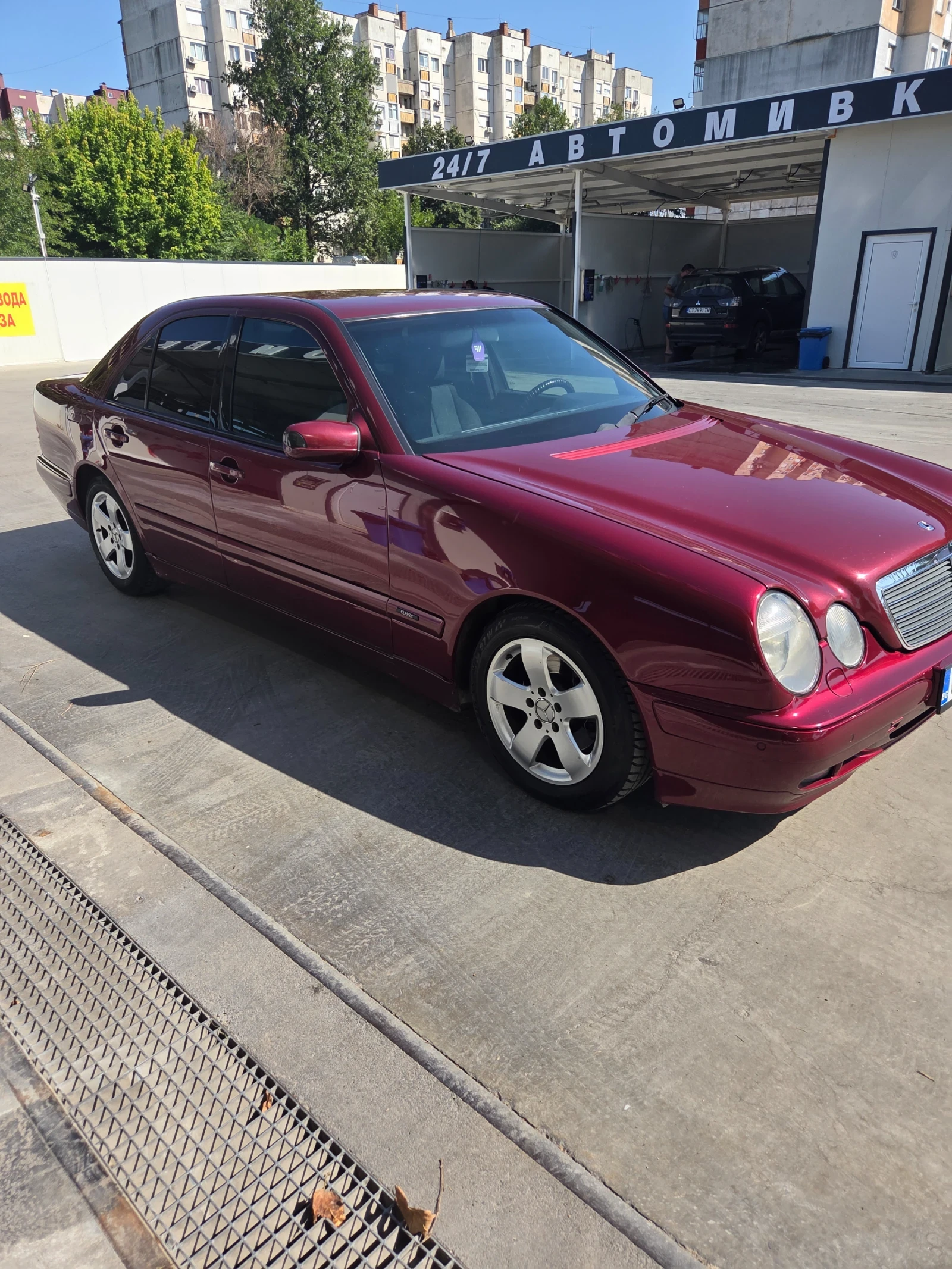 Mercedes-Benz E 320, снимка 7 - Автомобили и джипове - 56019099