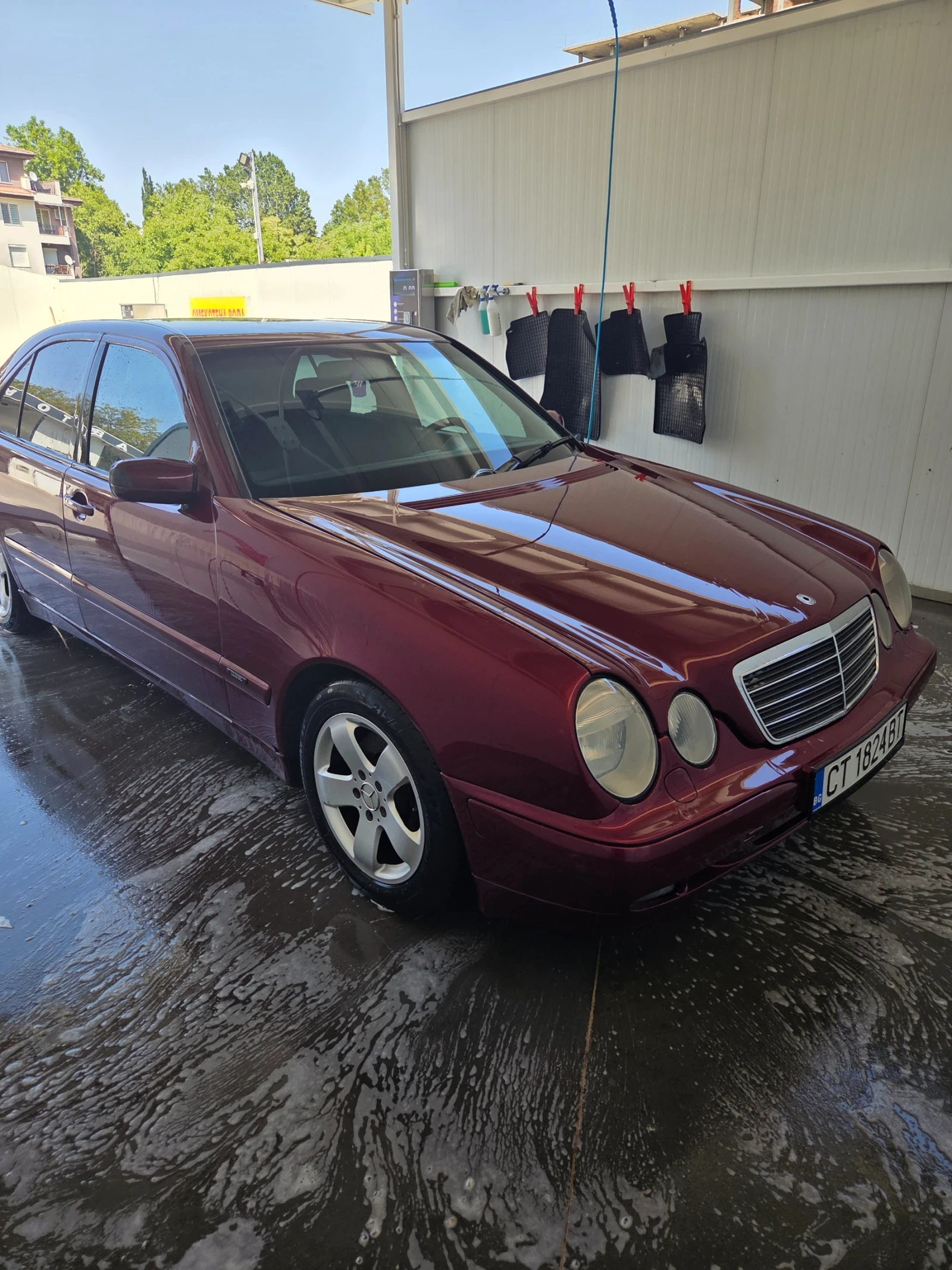 Mercedes-Benz E 320, снимка 3 - Автомобили и джипове - 56019099