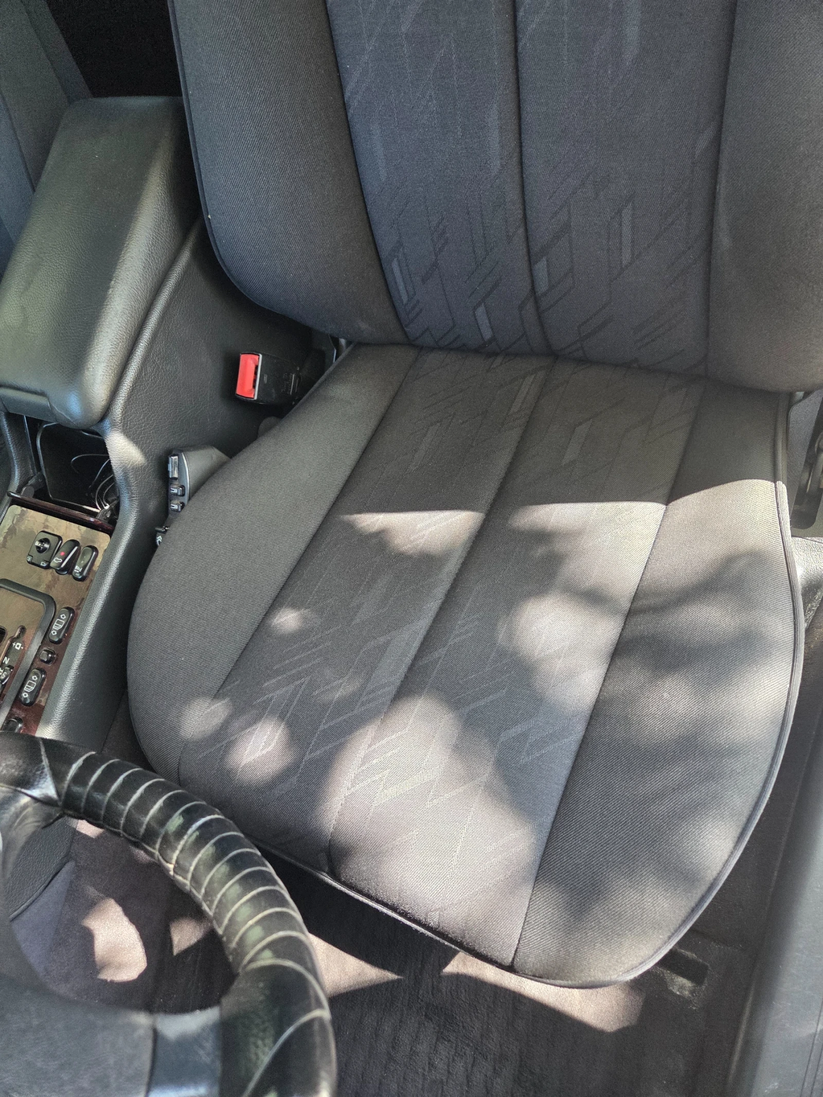 Mercedes-Benz E 320, снимка 10 - Автомобили и джипове - 56019099