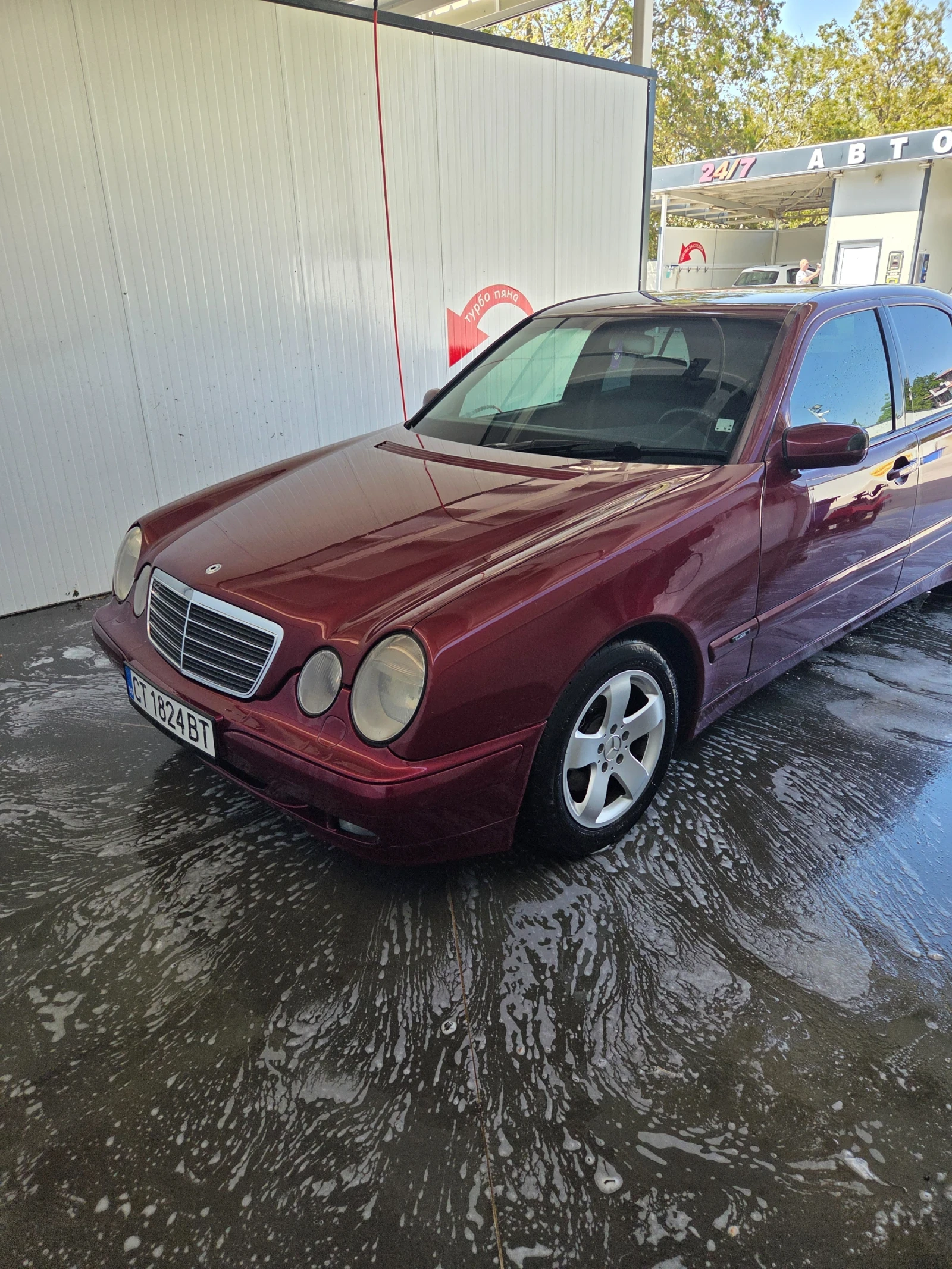 Mercedes-Benz E 320, снимка 6 - Автомобили и джипове - 56019099