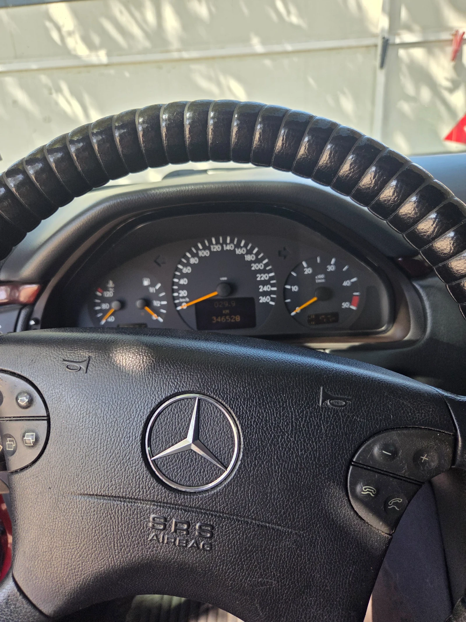 Mercedes-Benz E 320, снимка 13 - Автомобили и джипове - 56019099
