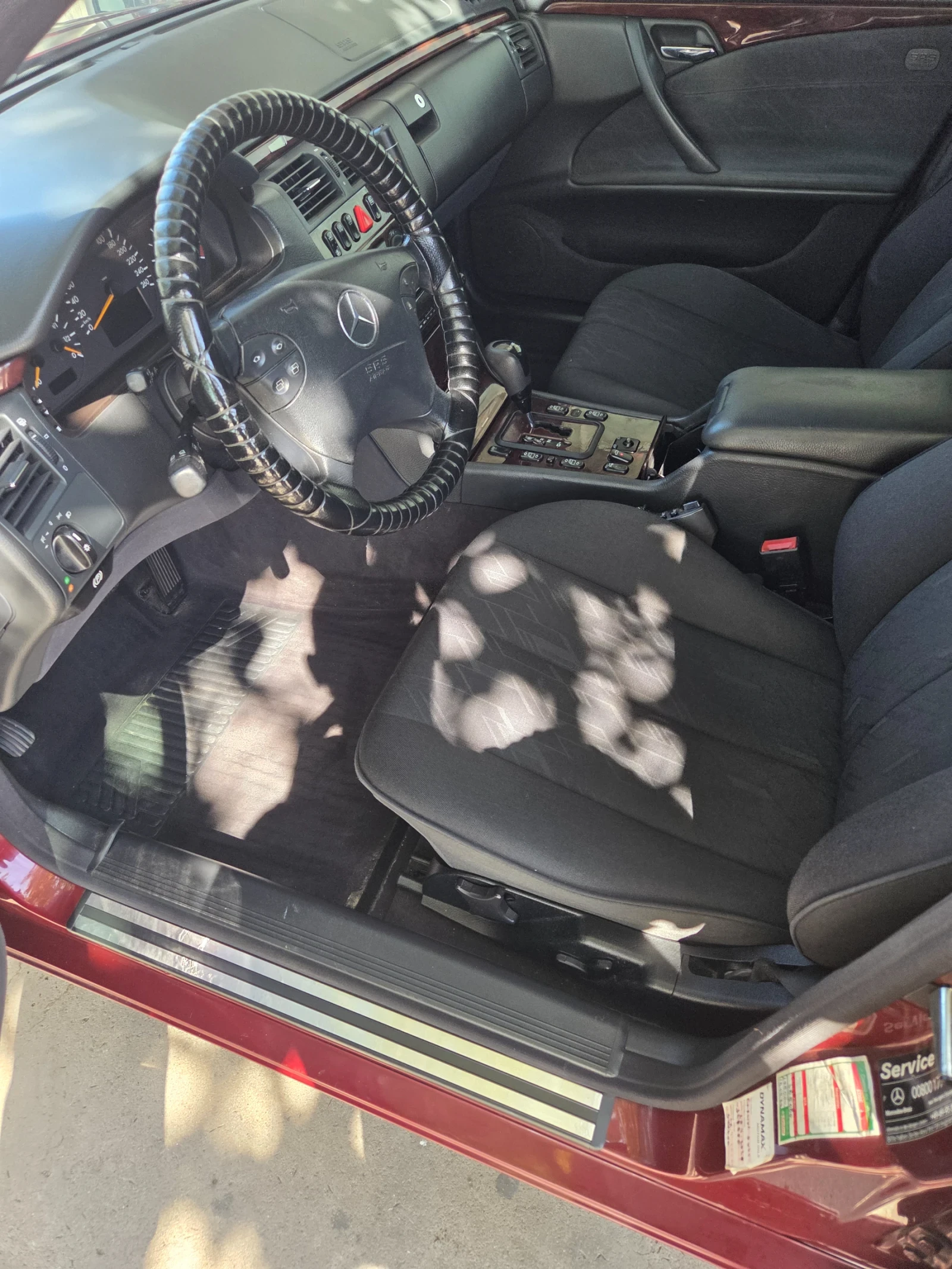 Mercedes-Benz E 320, снимка 9 - Автомобили и джипове - 56019099