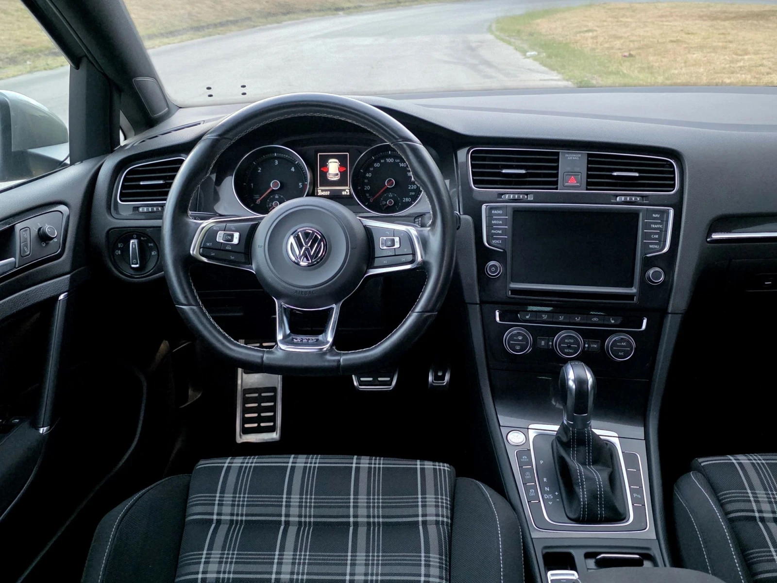 VW Golf GTD - 184к.с DSG, снимка 10 - Автомобили и джипове - 56186045