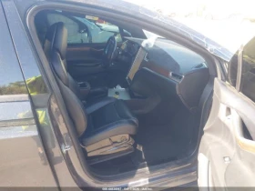 Tesla Model X P90D, снимка 11