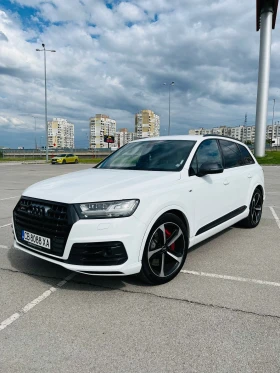     Audi SQ7  / 
