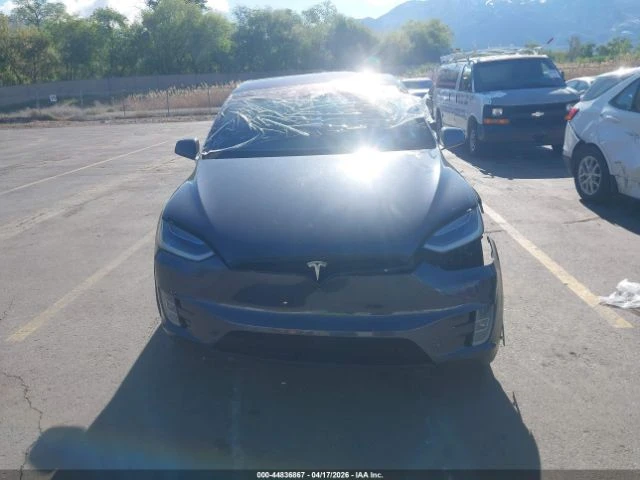 Tesla Model X P90D, снимка 7 - Автомобили и джипове - 55107164