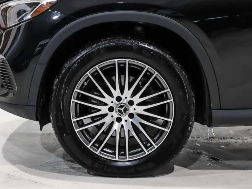 Mercedes-Benz GLC GLC300 / Premium Pkg / AMG Pkg / Navigation / Pano, снимка 11 - Автомобили и джипове - 53783215