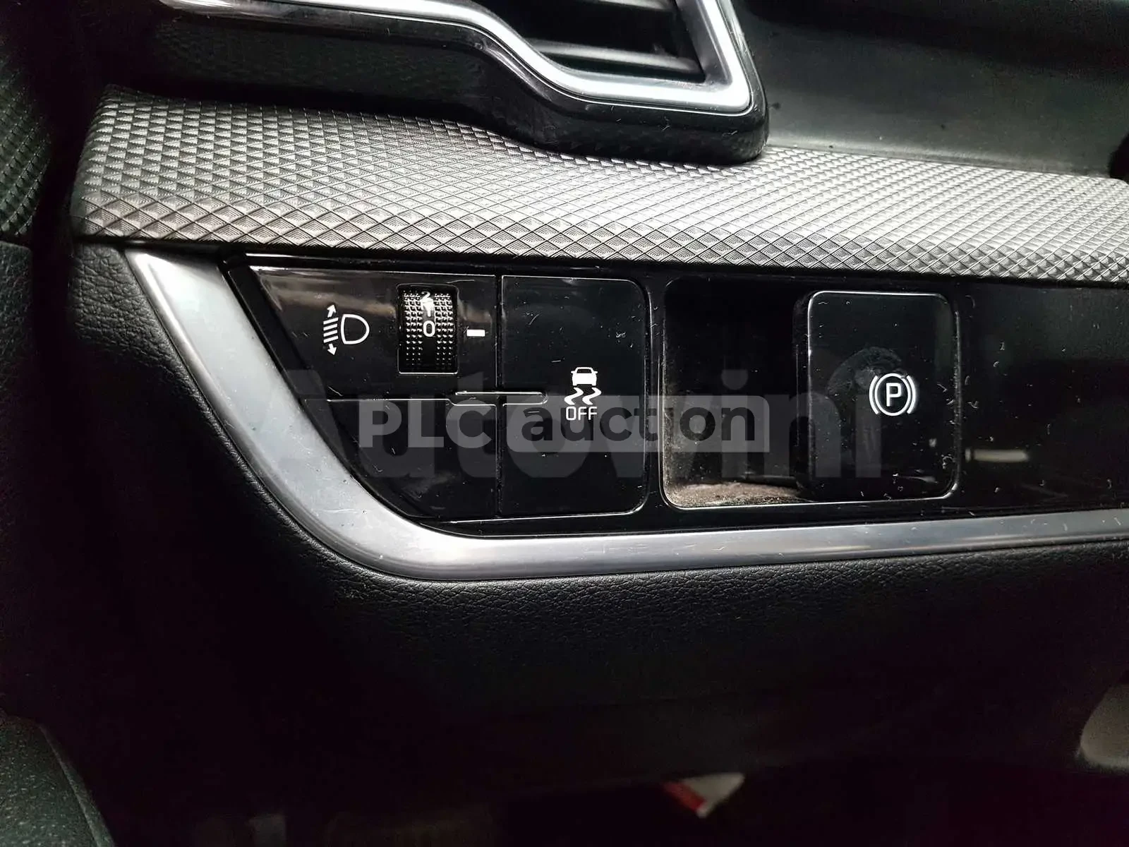 Kia Sportage 2.0 4X4| КАМЕРА| ПОДГРЕВ НА ВОЛАНА| ВКЛ.ТЕХНТЕСТ, снимка 11 - Автомобили и джипове - 54879181