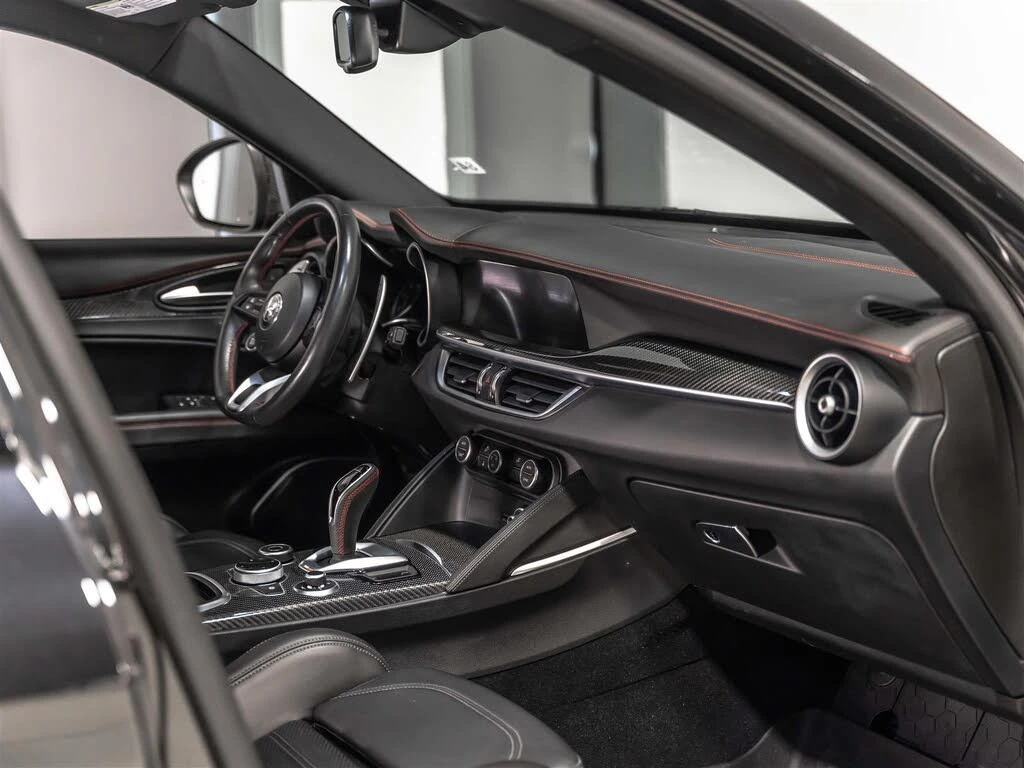 Alfa Romeo Stelvio Estrema AWD/PANOROOF/DRIVE-ASSISTS/PREMIUM | Mobile.bg � ����������� 9