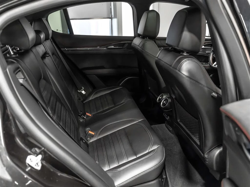 Alfa Romeo Stelvio Estrema AWD/PANOROOF/DRIVE-ASSISTS/PREMIUM | Mobile.bg � ����������� 12