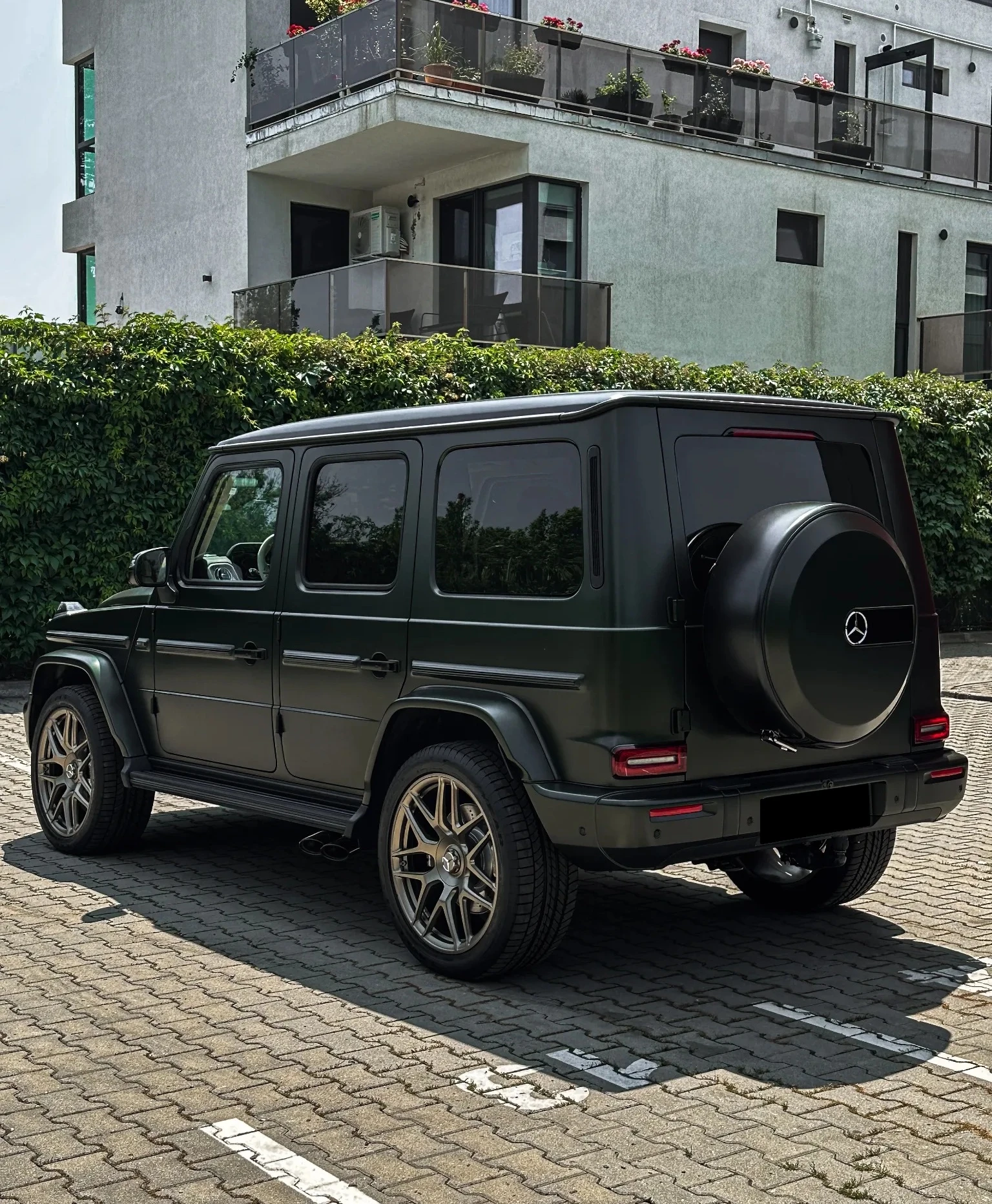 Mercedes-Benz G 63 AMG 4.0 V8 4x4 Exclusive, снимка 2 - Автомобили и джипове - 55664523