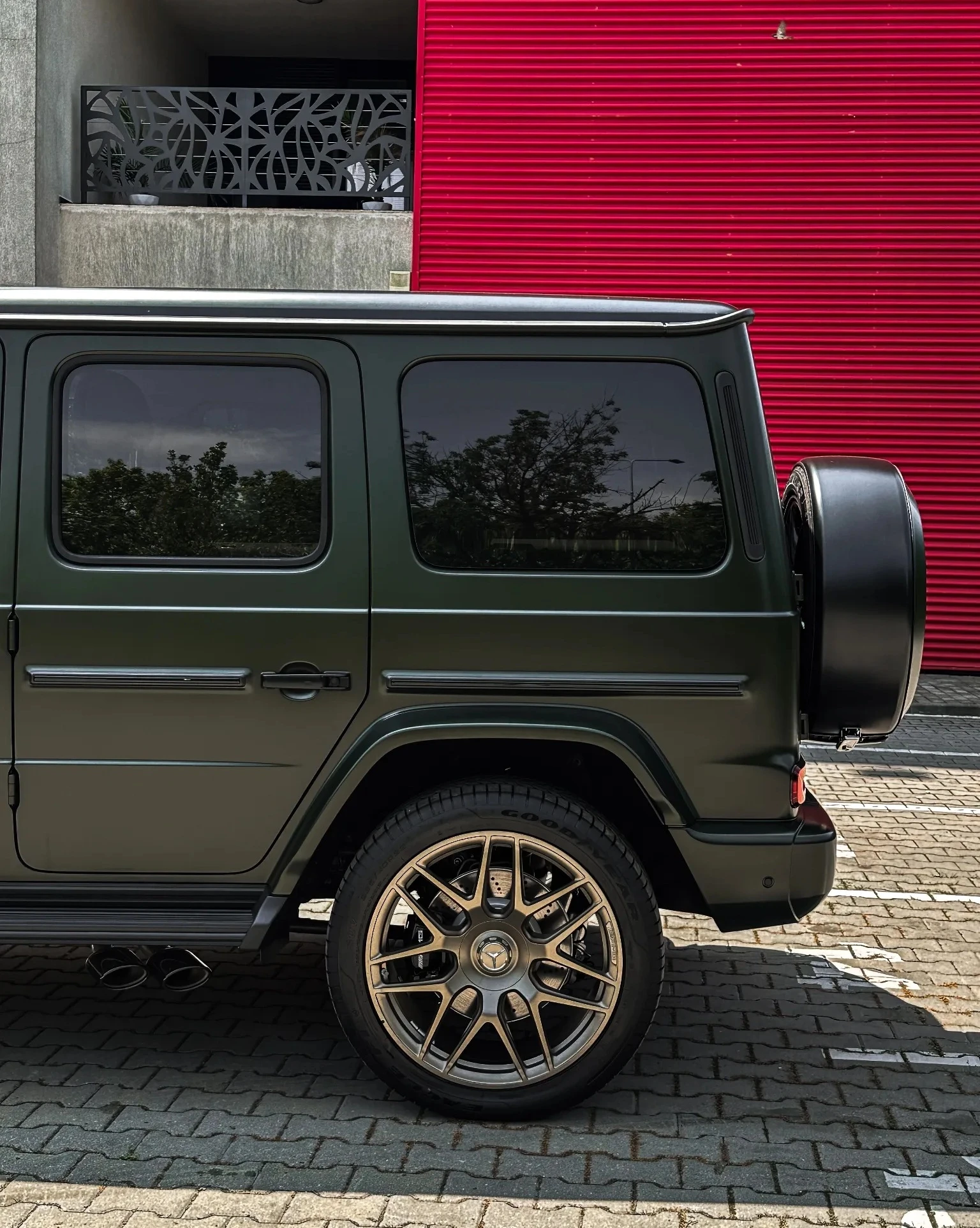 Mercedes-Benz G 63 AMG 4.0 V8 4x4 Exclusive, снимка 4 - Автомобили и джипове - 55664523