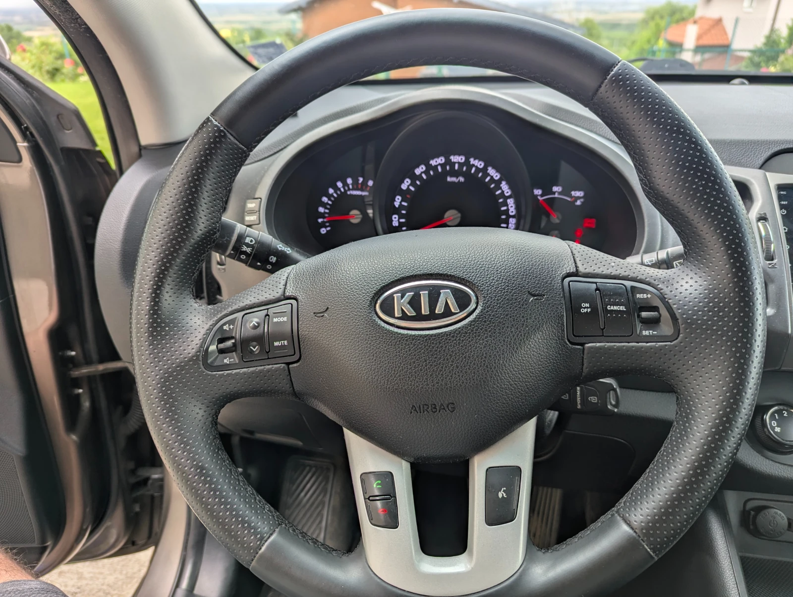 Kia Sportage 1.6, снимка 6 - Автомобили и джипове - 56237782