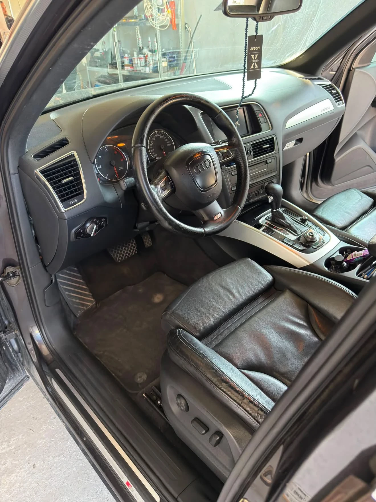 Audi Q5, снимка 9 - Автомобили и джипове - 56375592
