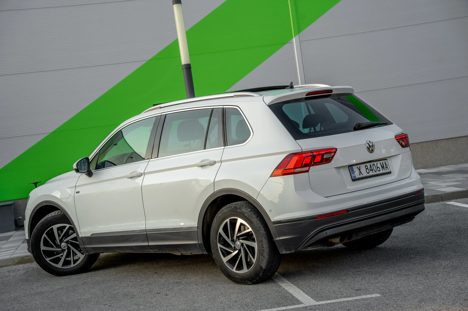 VW Tiguan, снимка 4 - Автомобили и джипове - 56555517