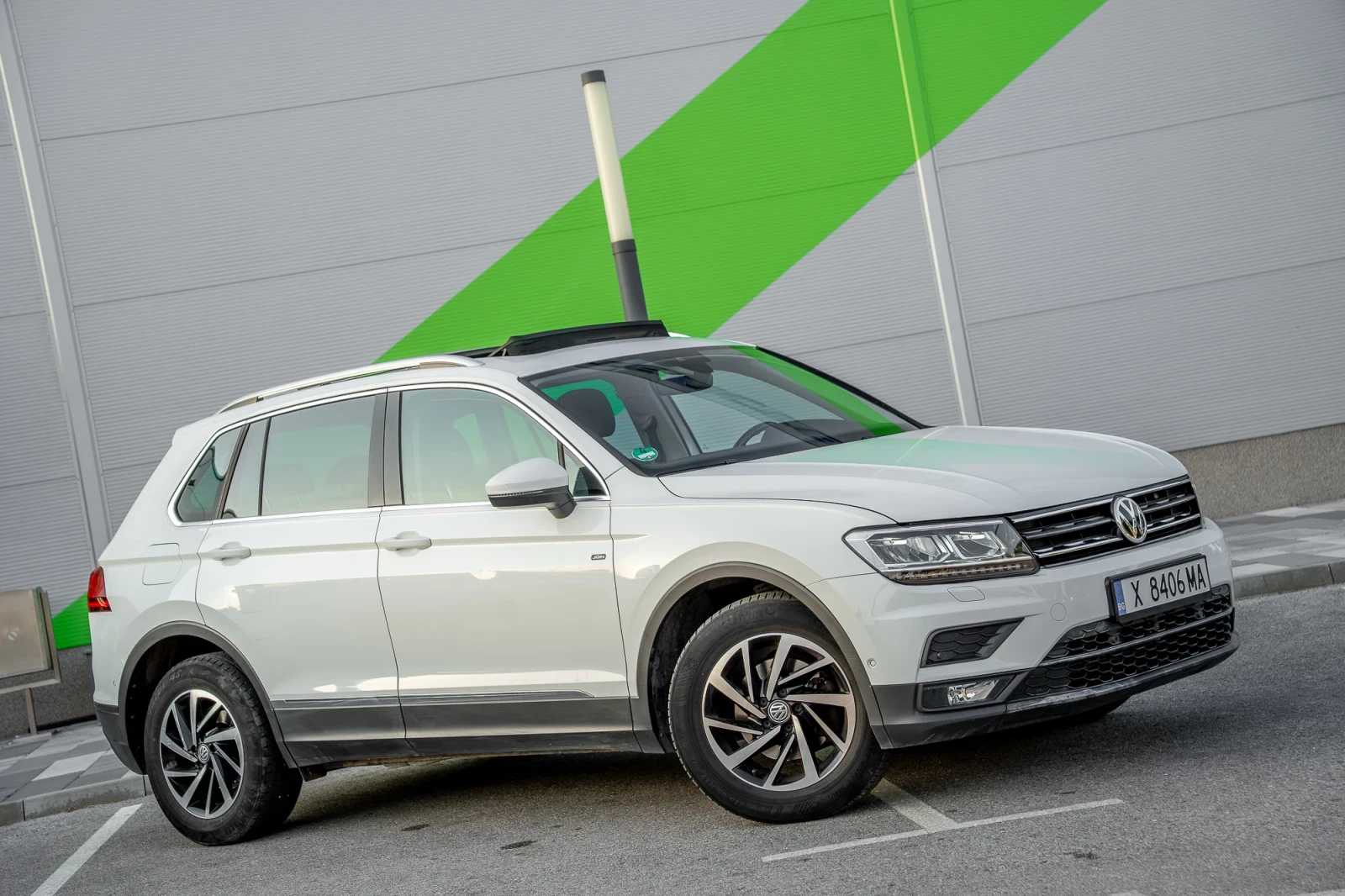 VW Tiguan, снимка 8 - Автомобили и джипове - 56555517