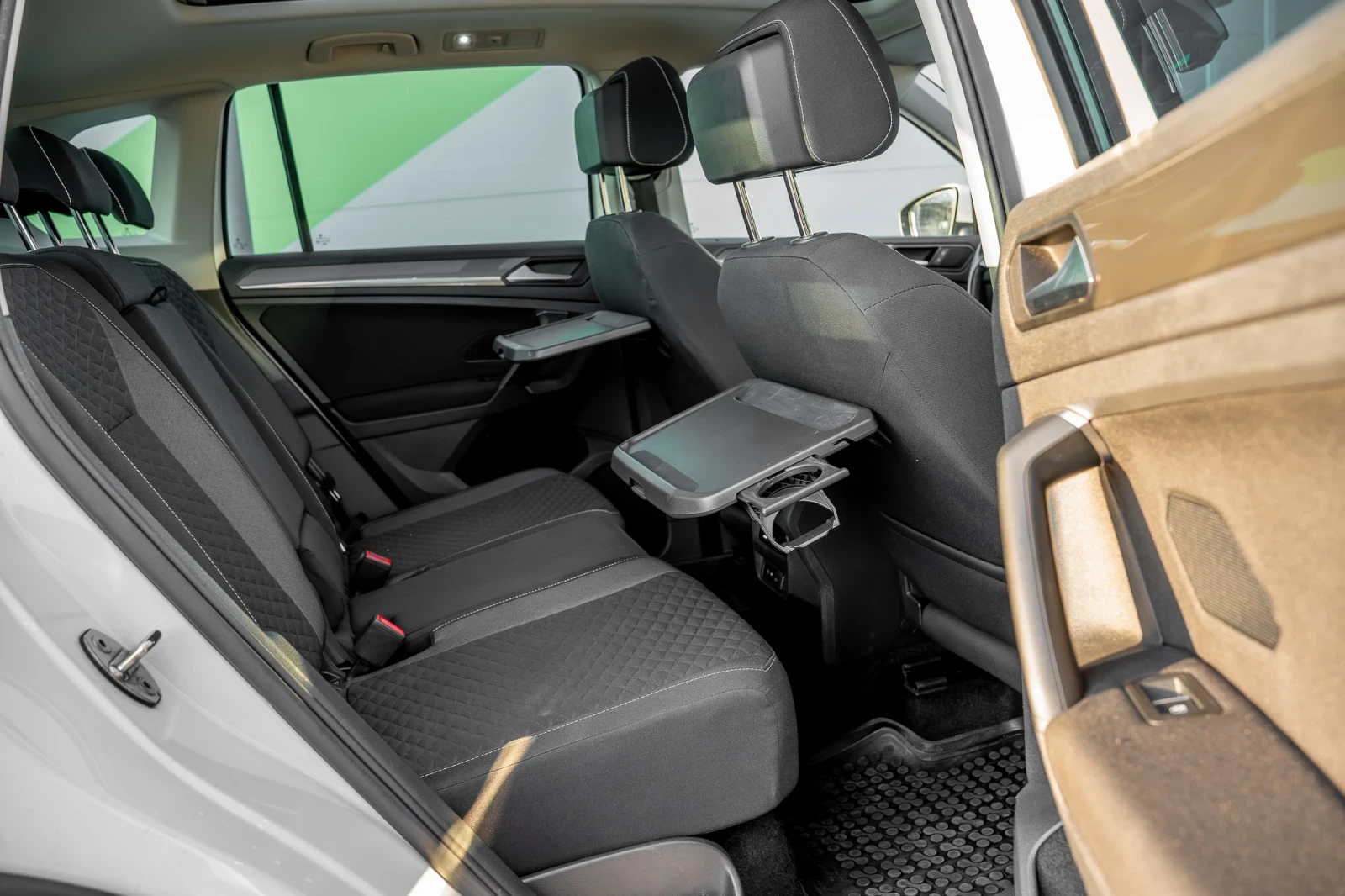 VW Tiguan, снимка 11 - Автомобили и джипове - 56555517
