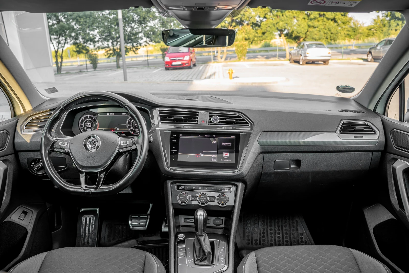 VW Tiguan, снимка 9 - Автомобили и джипове - 56555517