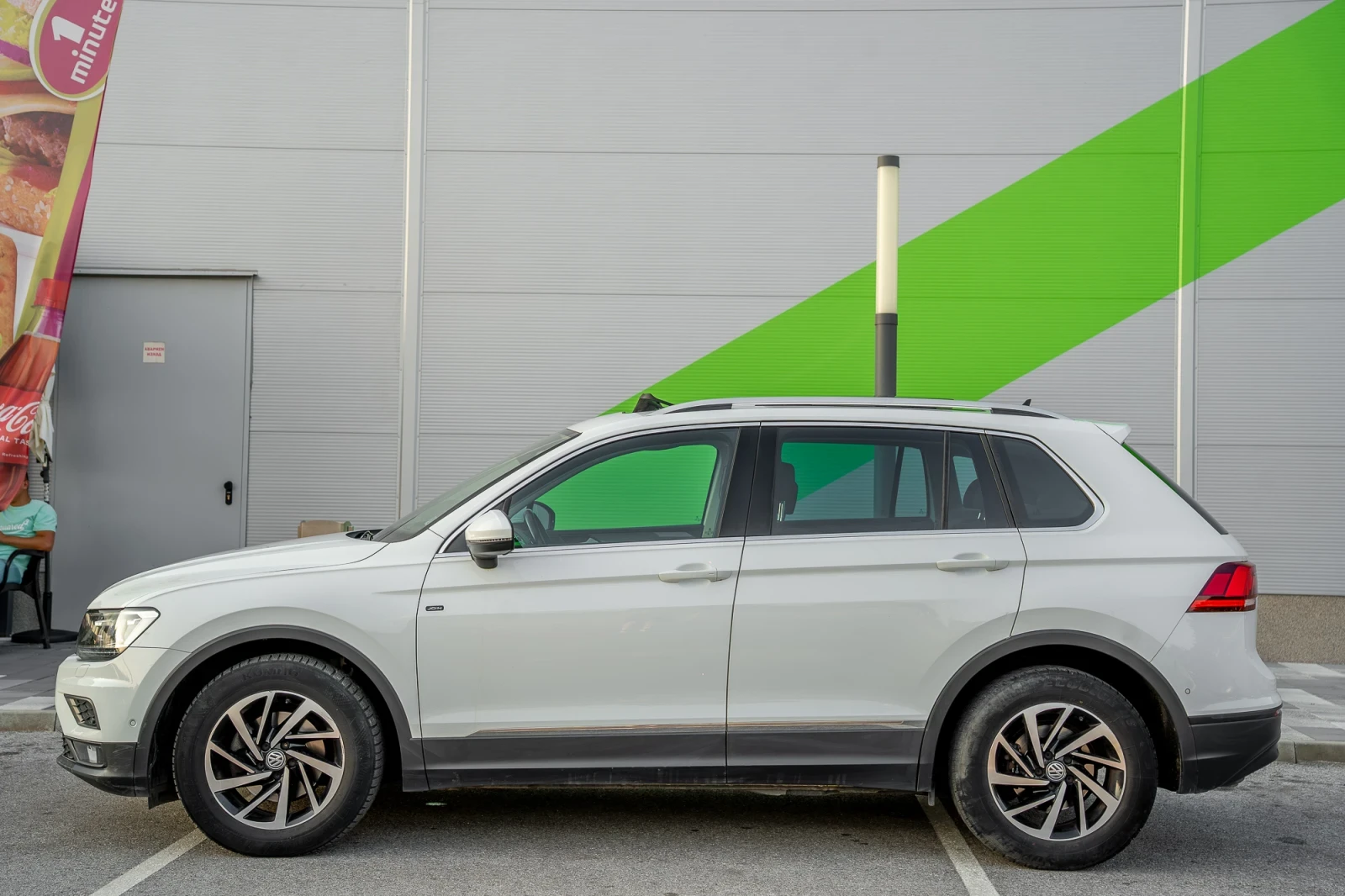 VW Tiguan, снимка 3 - Автомобили и джипове - 56555517